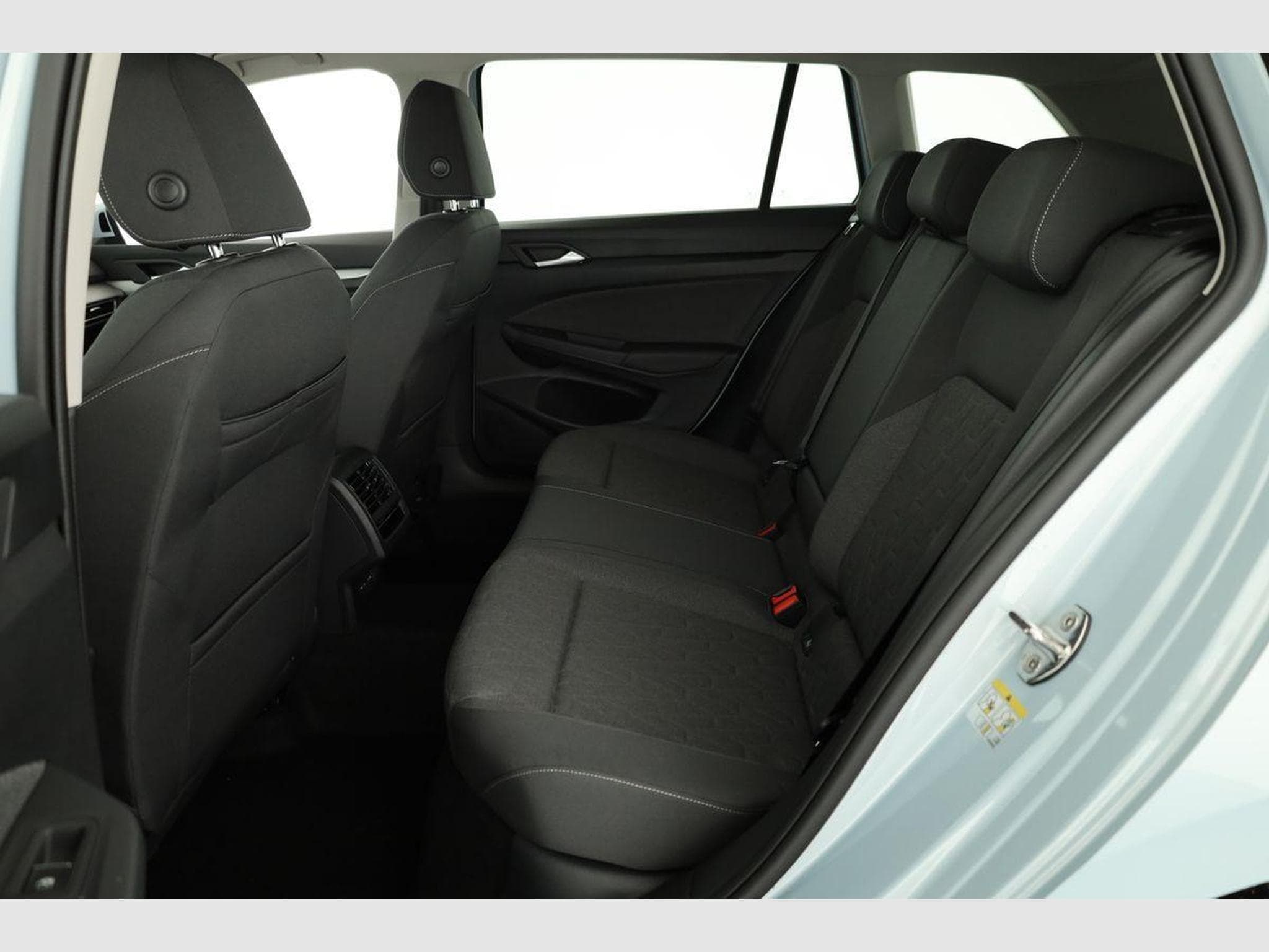 VW Golf Variant VIII 2.0 (2026) - Photo 10