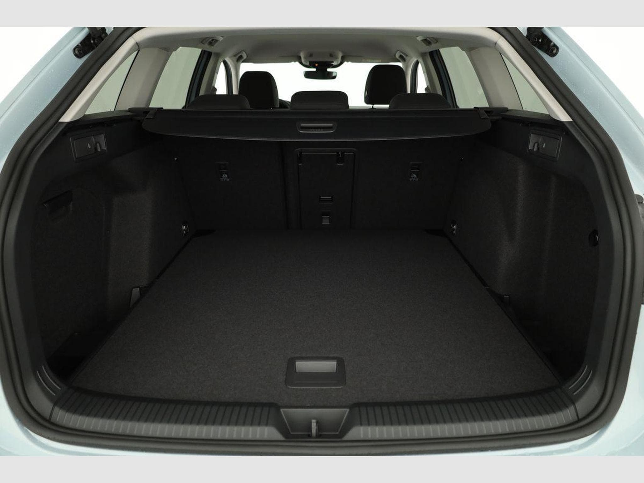 VW Golf Variant VIII 2.0 (2026) - Photo 11