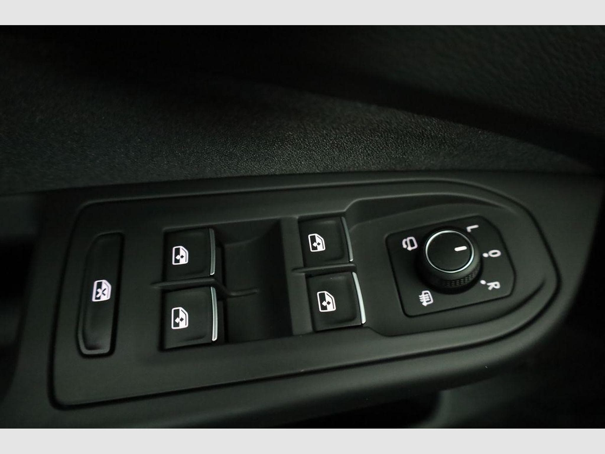 VW Golf Variant VIII 2.0 (2026) - Photo 7