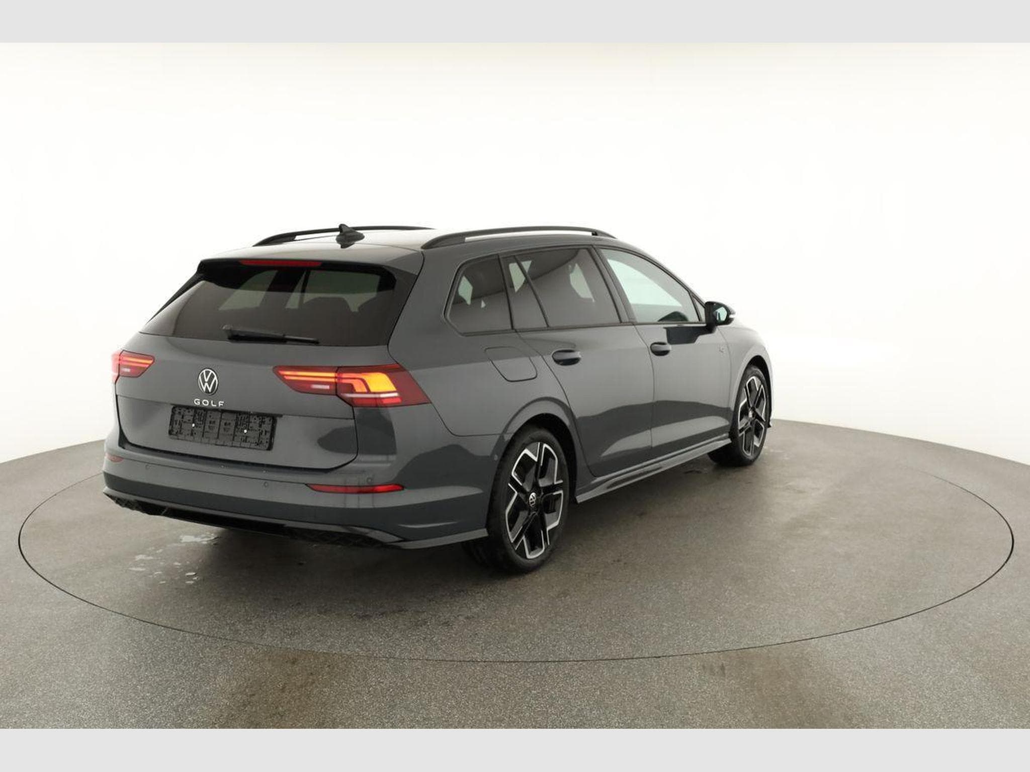 VW Golf Variant 1.5 TSI 110 kW R-Line (2026) - Photo 18