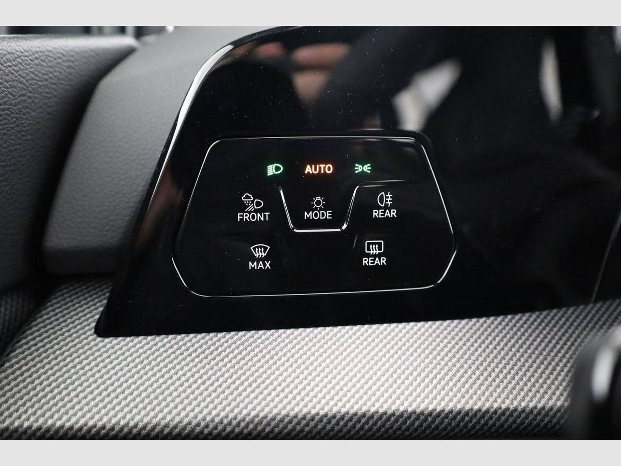VW Golf Variant 1.5 TSI 110 kW R-Line (2026) - Photo 8