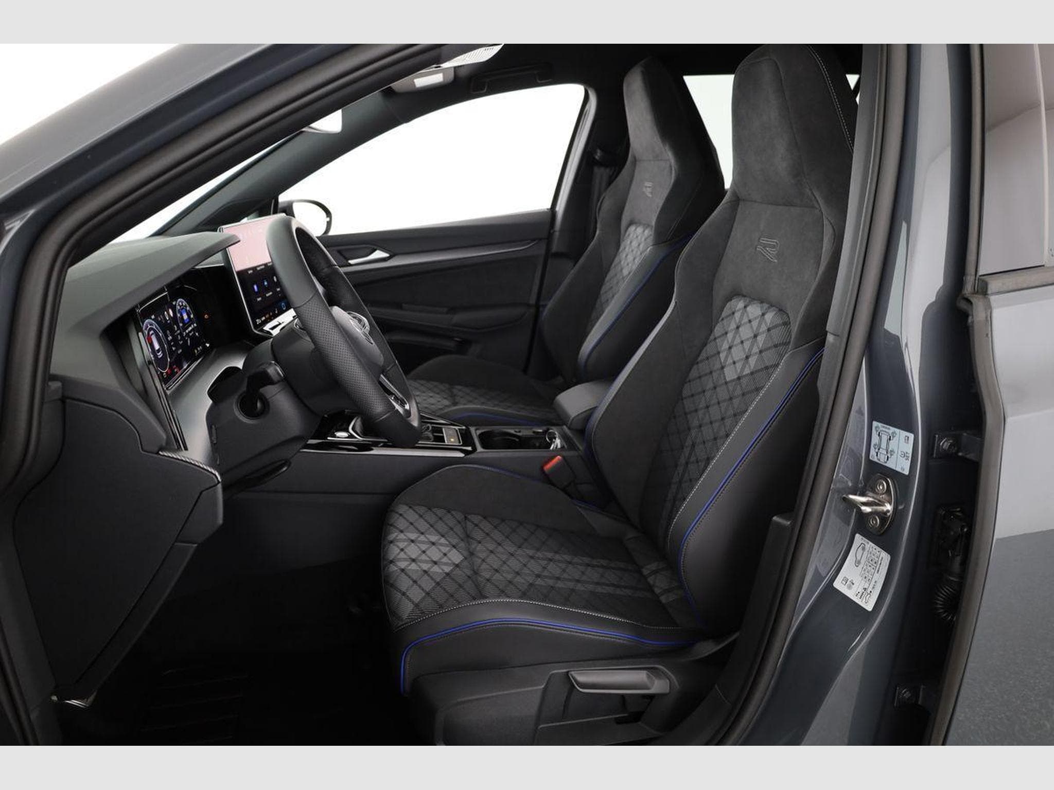 VW Golf Variant 1.5 TSI 110 kW R-Line (2026) - Photo 9