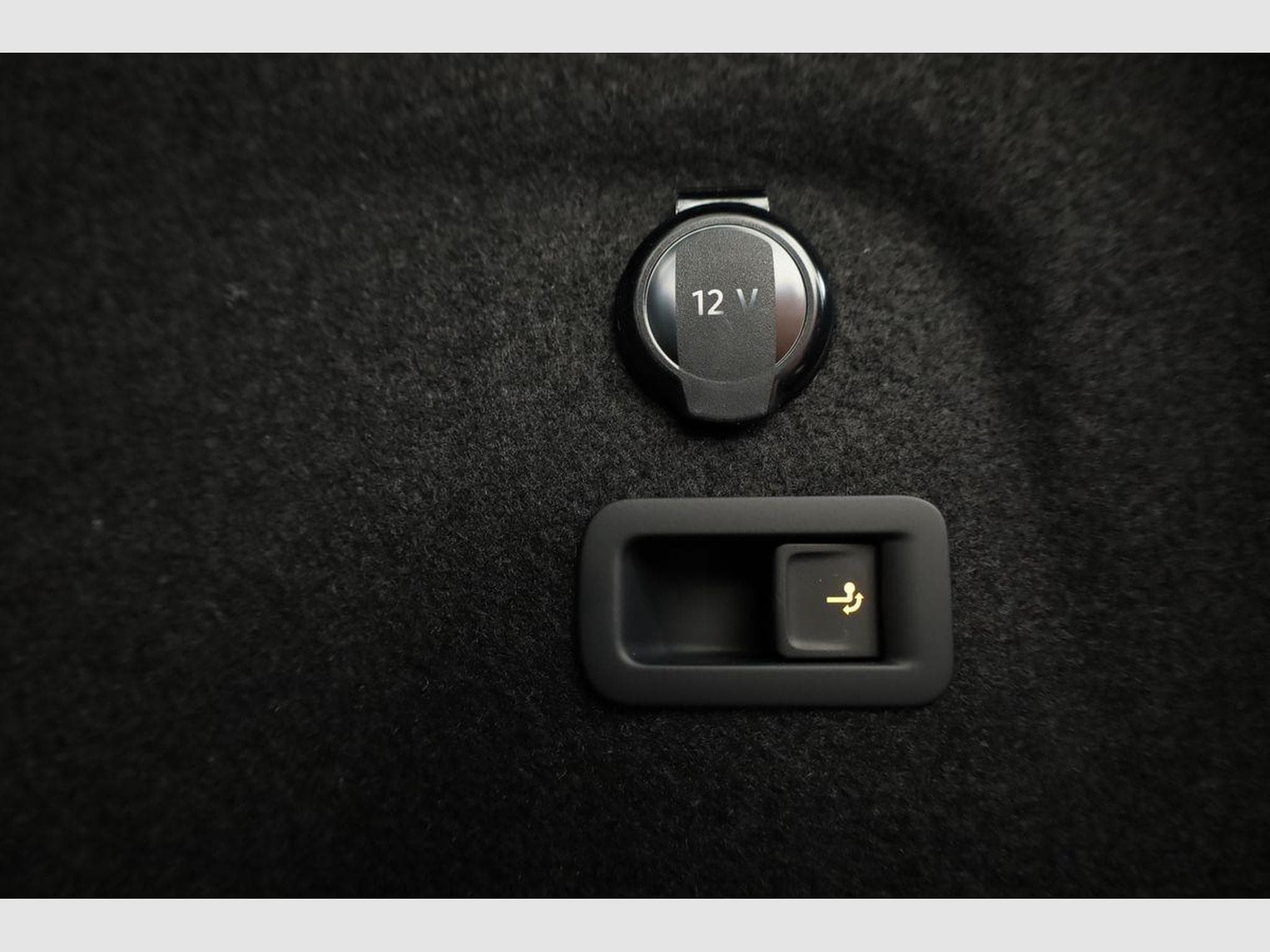 VW Golf Variant 1.5 TSI 110 kW R-Line (2026) - Photo 13