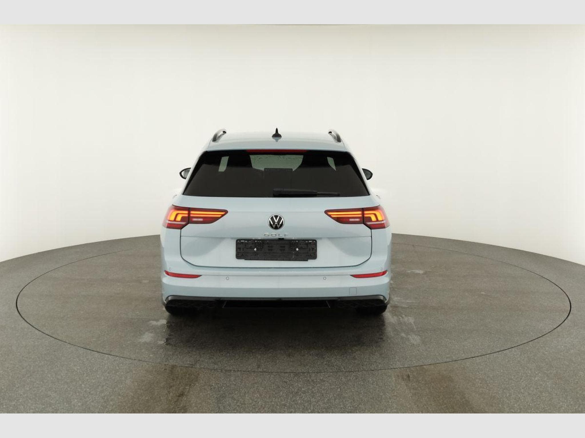 VW Golf Variant 1.5 TSI 110 kW R-Line (2026) - Photo 16