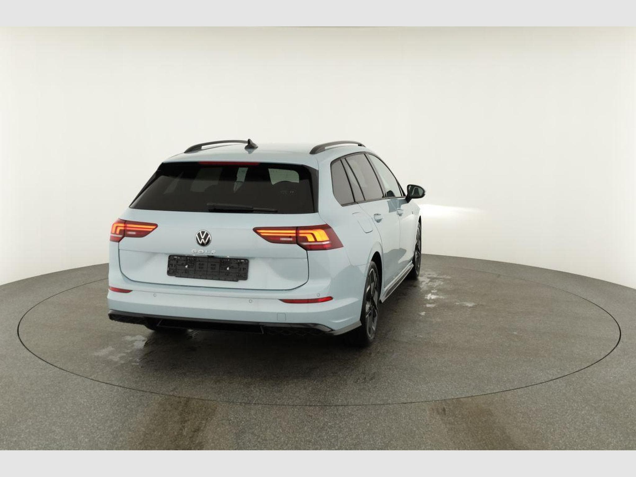 VW Golf Variant 1.5 TSI 110 kW R-Line (2026) - Photo 17