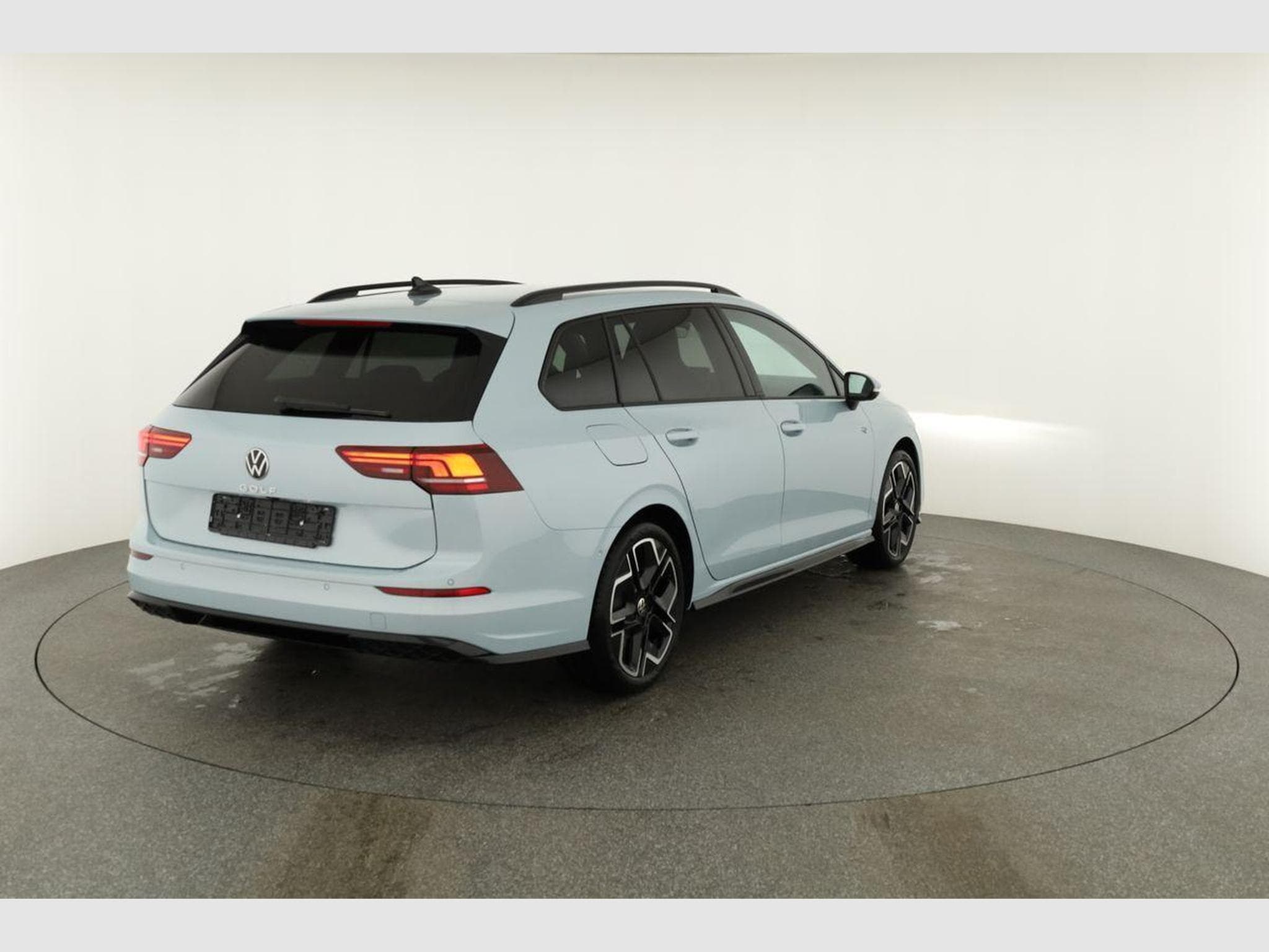 VW Golf Variant 1.5 TSI 110 kW R-Line (2026) - Photo 18