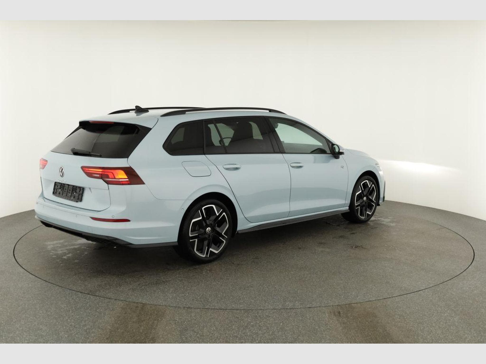 VW Golf Variant 1.5 TSI 110 kW R-Line (2026) - Photo 19