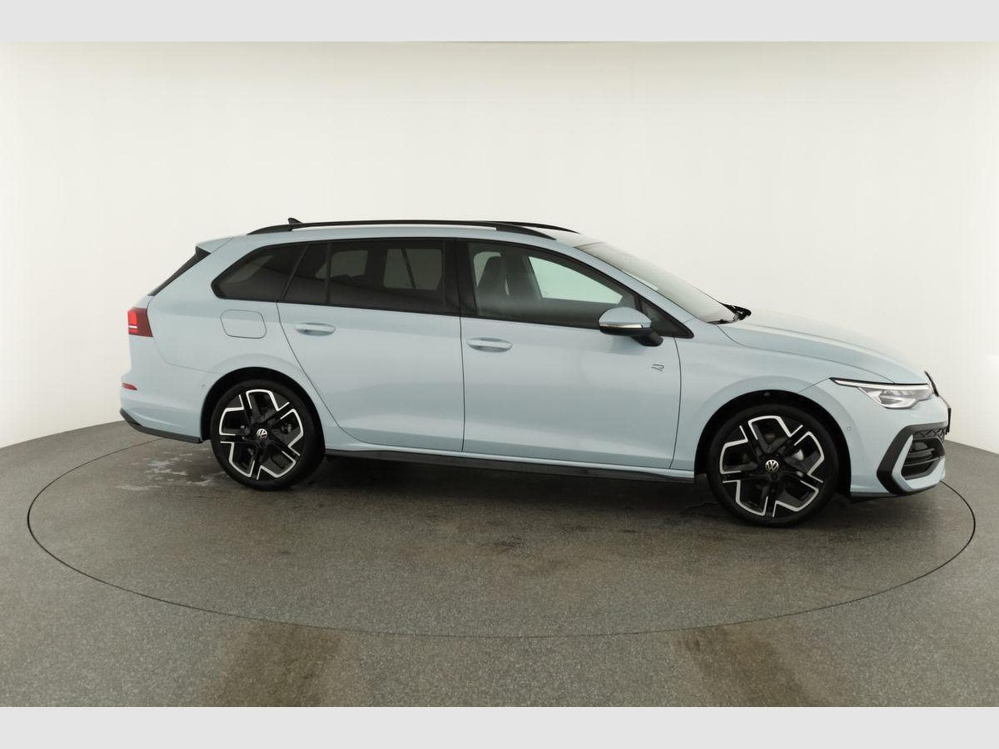 VW Golf Variant 1.5 TSI 110 kW R-Line (2026) - Photo 23