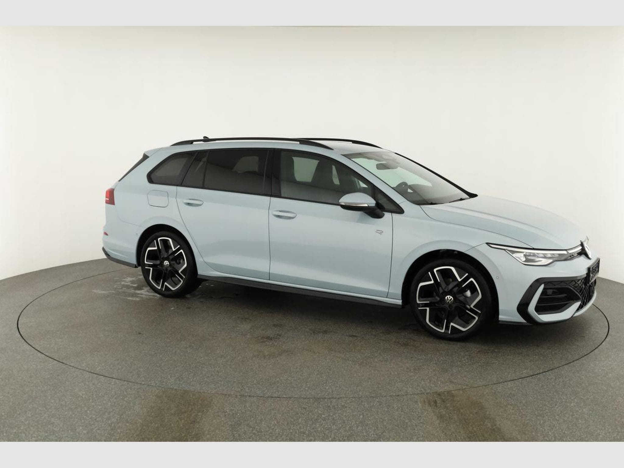 VW Golf Variant 1.5 TSI 110 kW R-Line (2026) - Photo 24