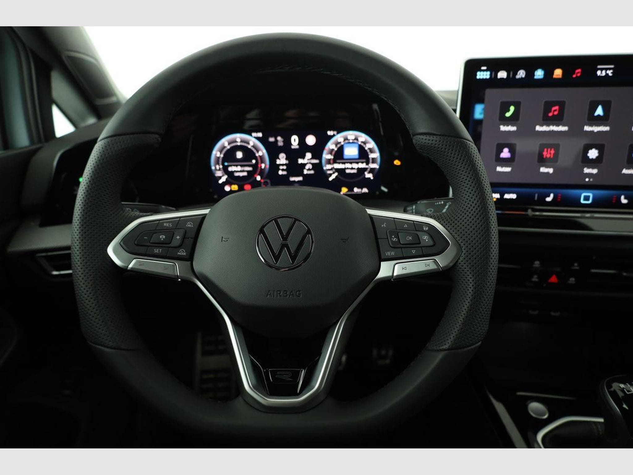 VW Golf Variant 1.5 TSI 110 kW R-Line (2026) - Photo 5