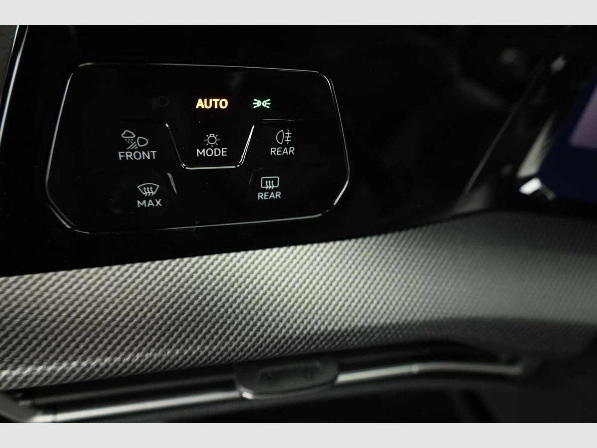 VW Golf Variant 1.5 TSI 110 kW R-Line (2026) - Photo 8