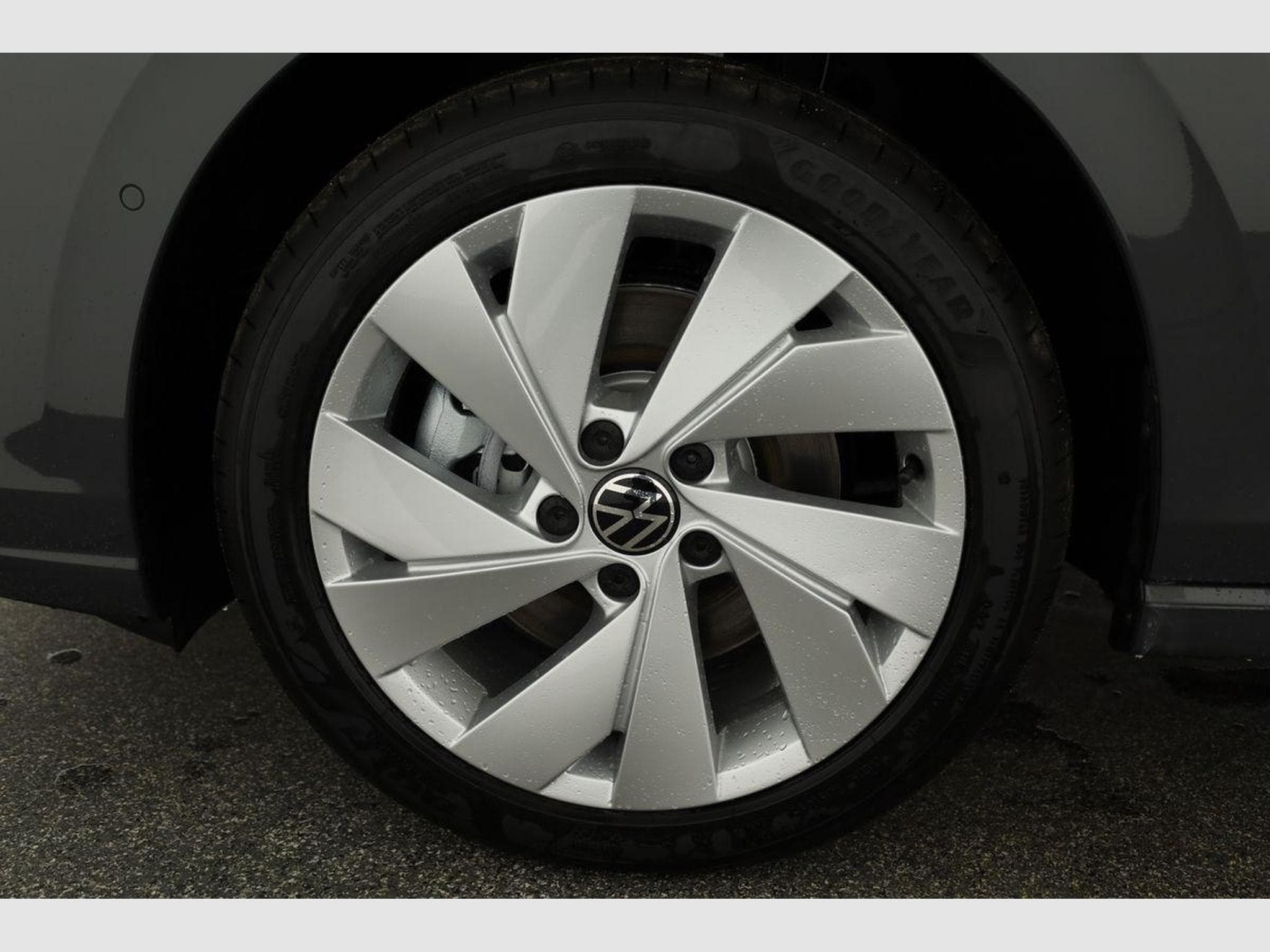 VW Golf Variant VIII 2.0 (2026) - Photo 15