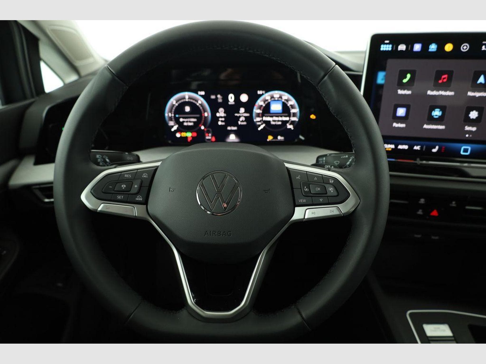 VW Golf Variant VIII 2.0 (2026) - Photo 5