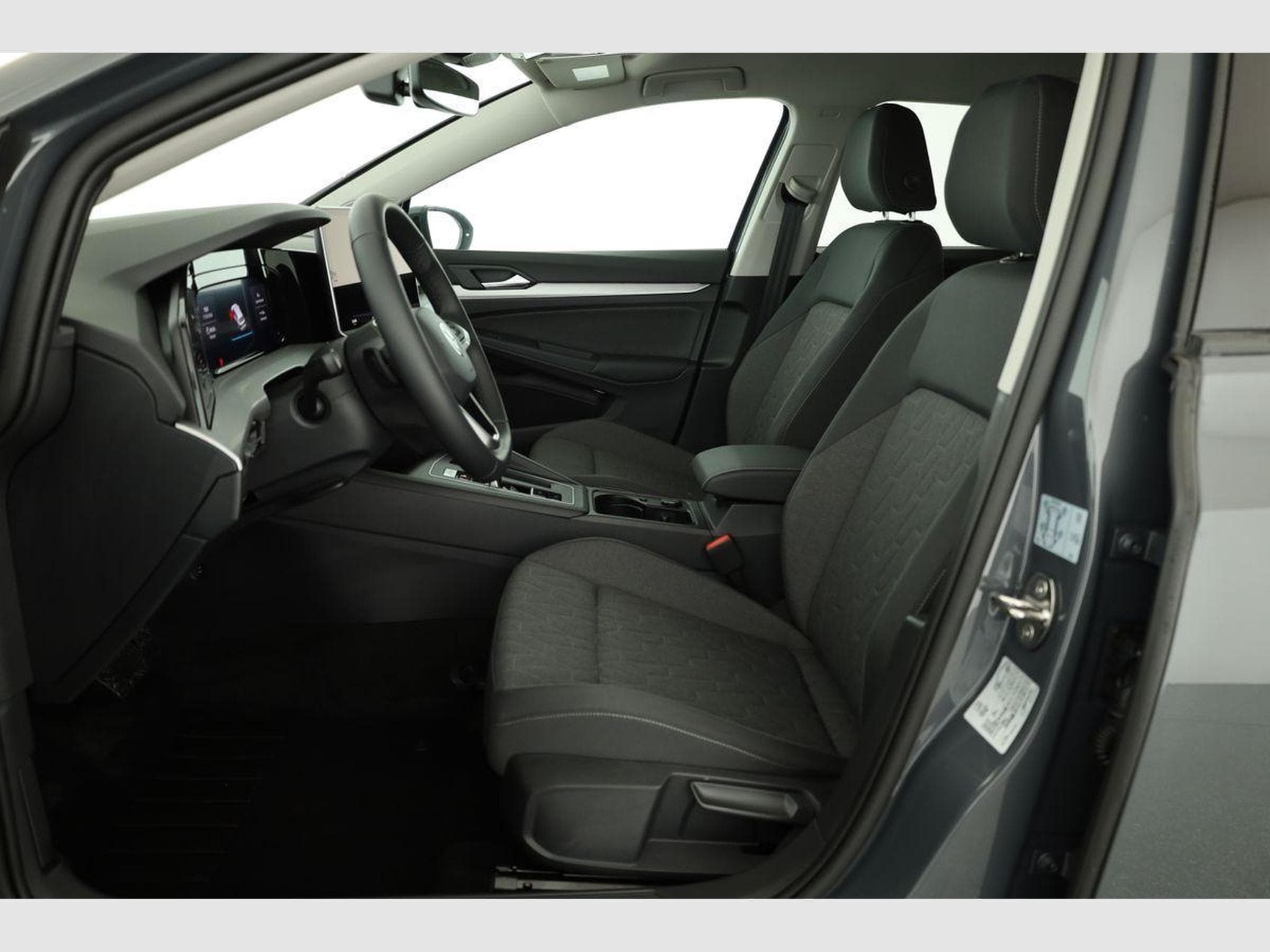 VW Golf Variant VIII 2.0 (2026) - Photo 9