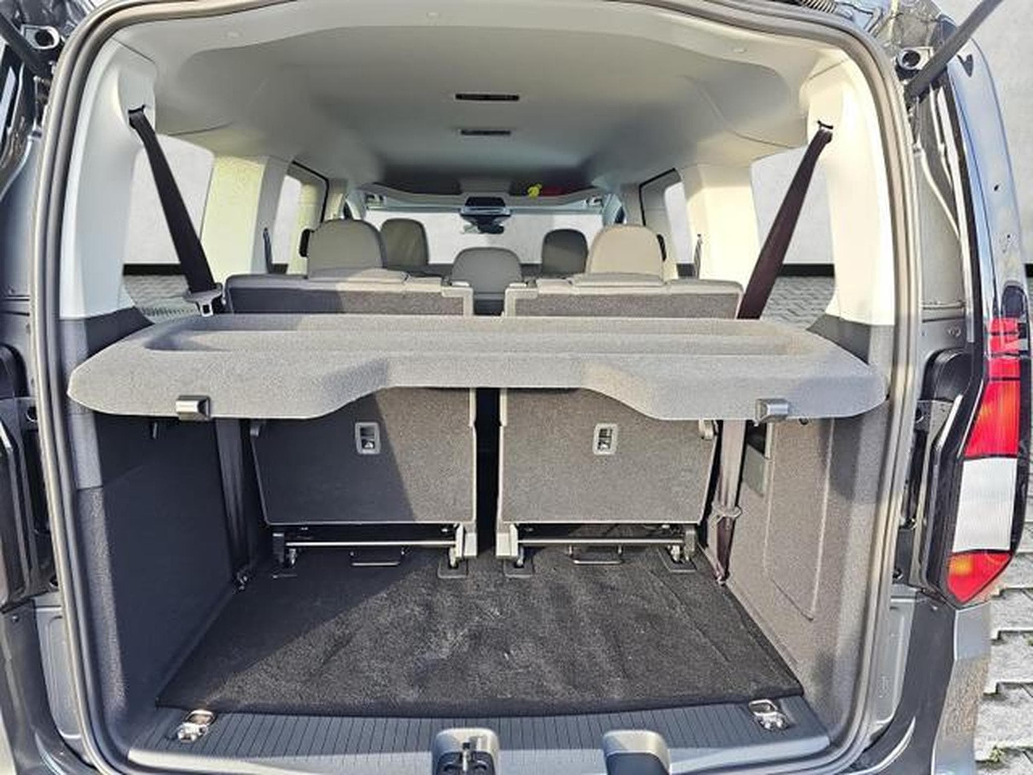 VW Caddy Basis Maxi (2026) - Foto 14