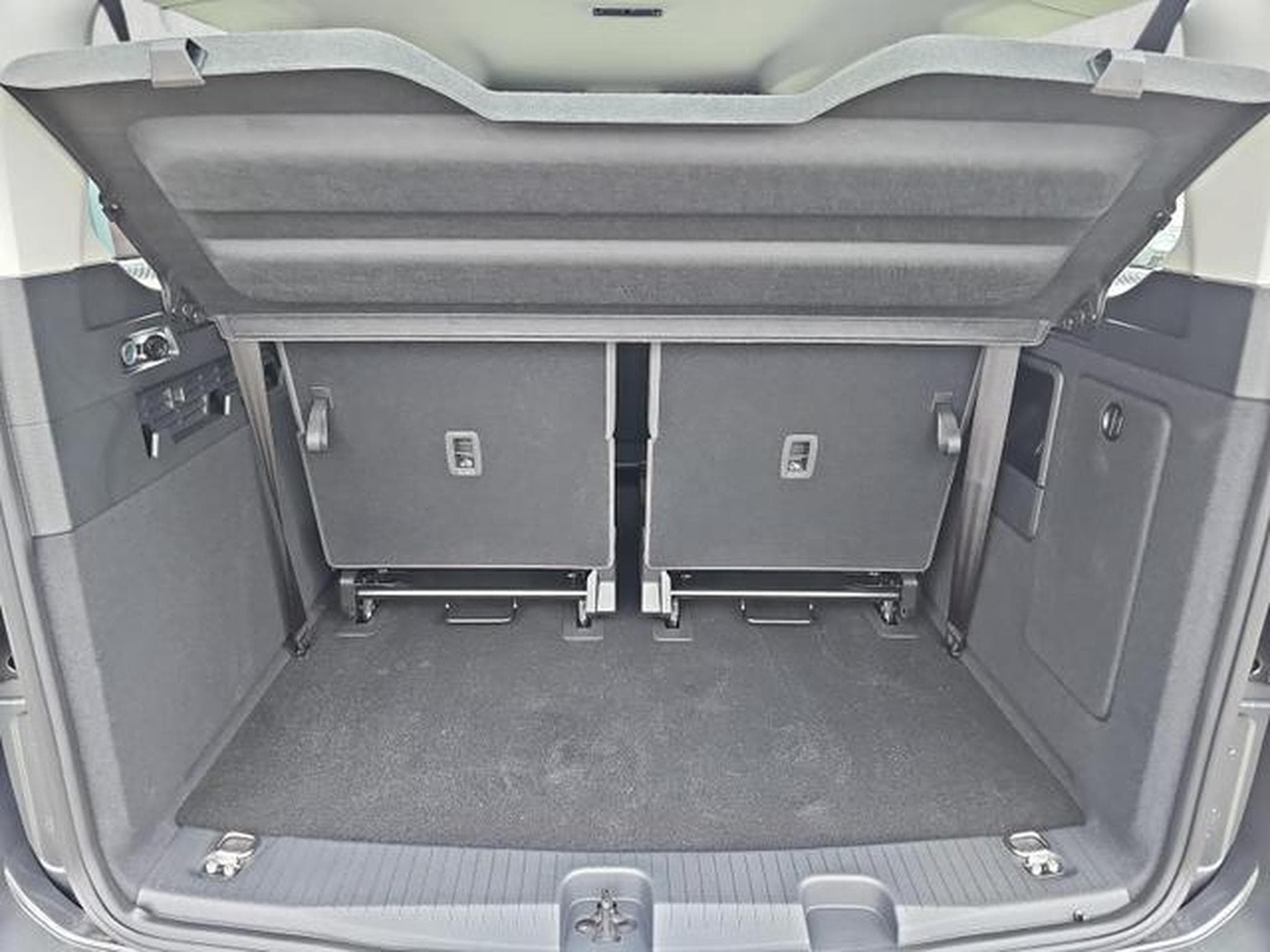 VW Caddy Basis Maxi (2026) - Foto 14