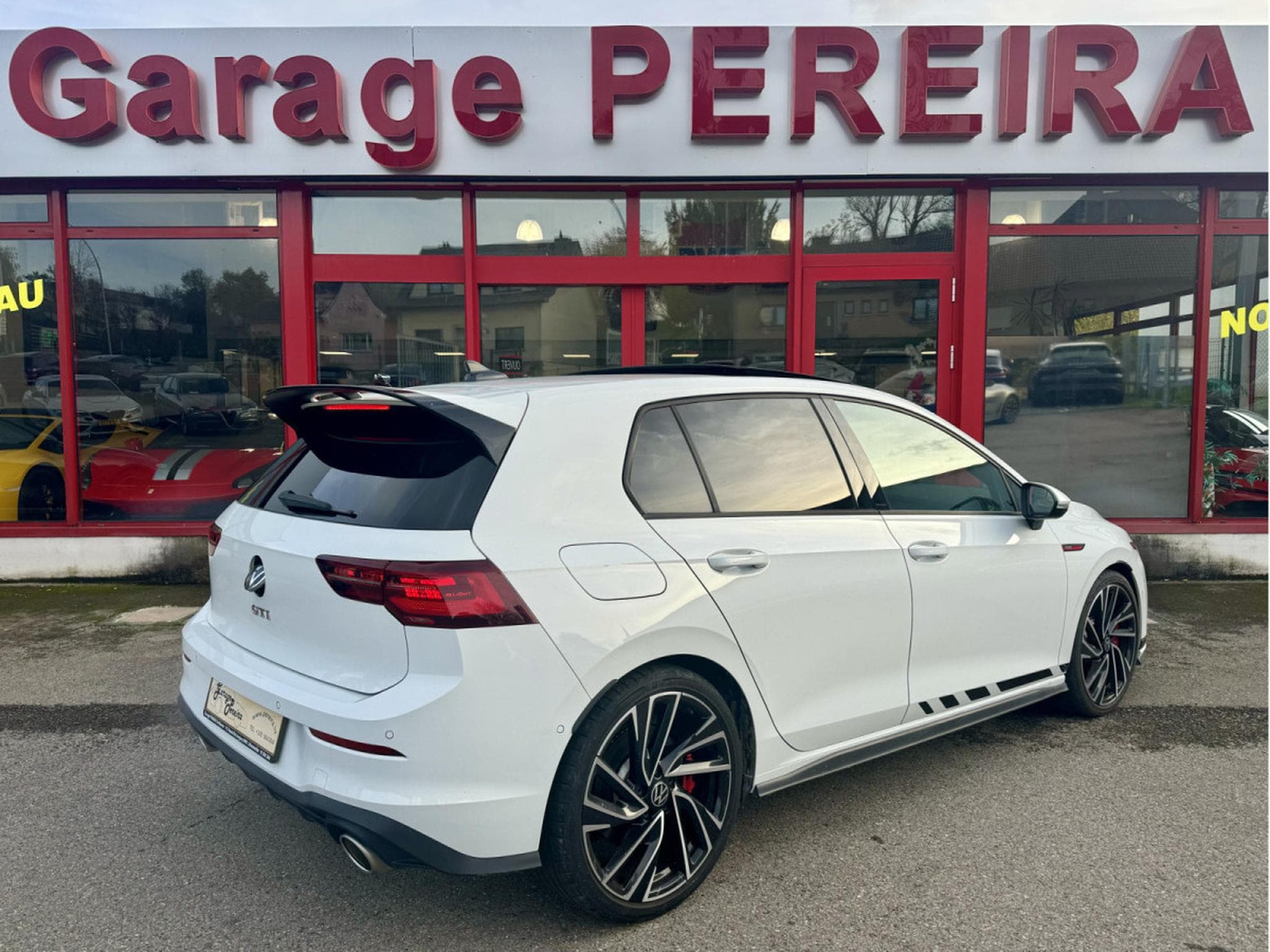 VW Golf GTI 2.0 TSI 300 CLUBSPORT DCC IQ LIGHT HEAD UP HARMAN KARDON (2021) - Foto 3