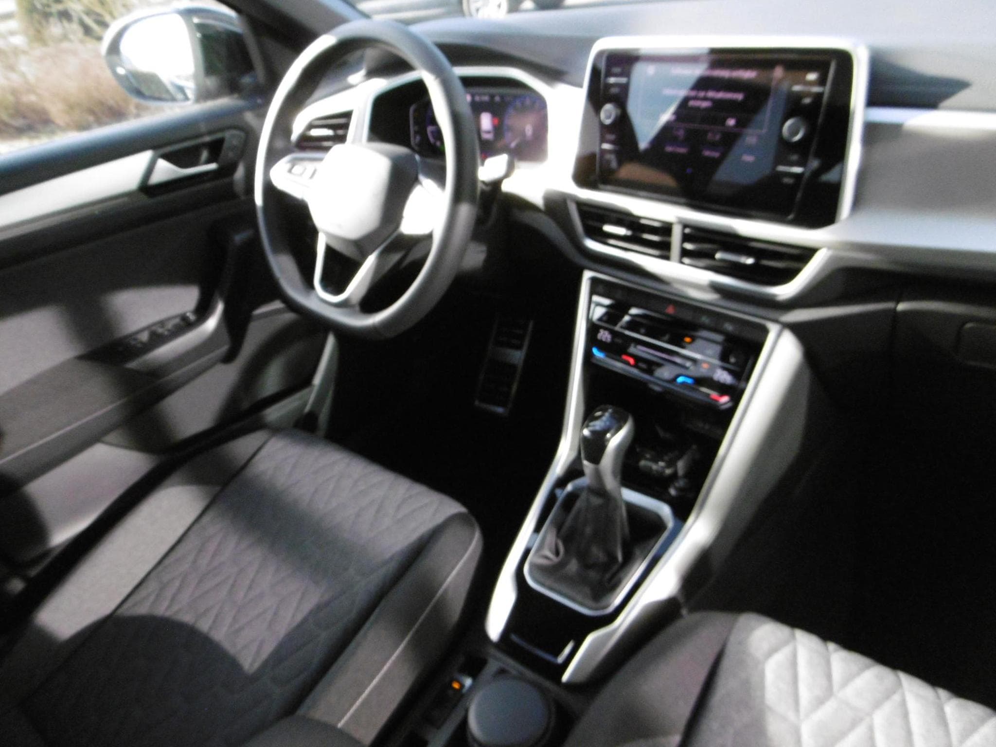 VW T-Roc Move 1.5 TSI (2025) - Photo 10