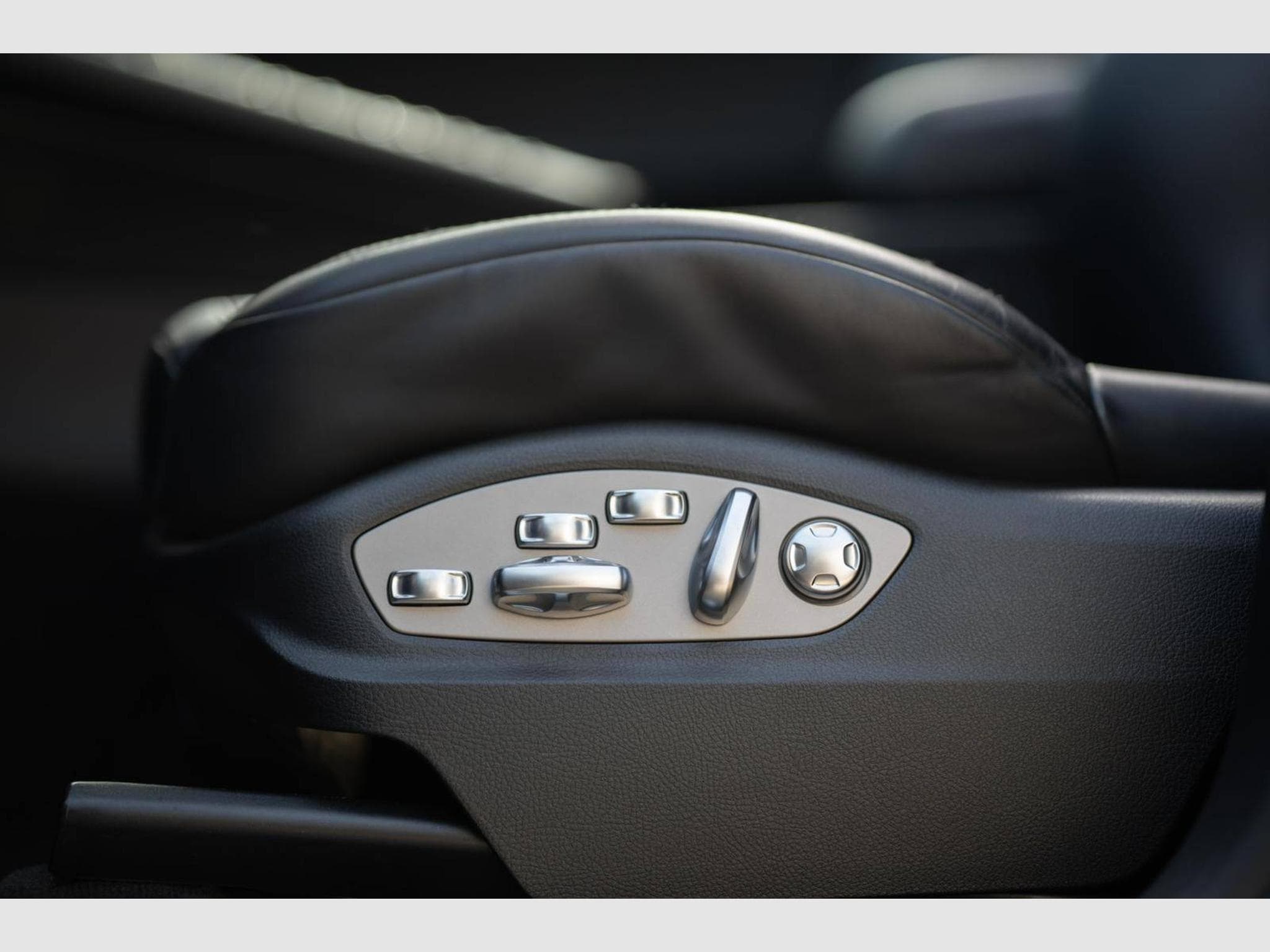 Porsche Macan S 3.0 V6 354ch – suivi 100% Porsche, très belle configuratio (2019) - Photo 27