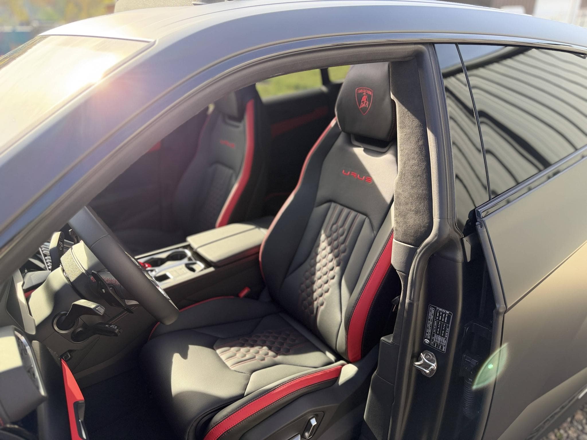 Lamborghini  Urus S V8 4.0L 666CH – Configuration exceptionnelle noir mat – 1è (2025) - Photo 35