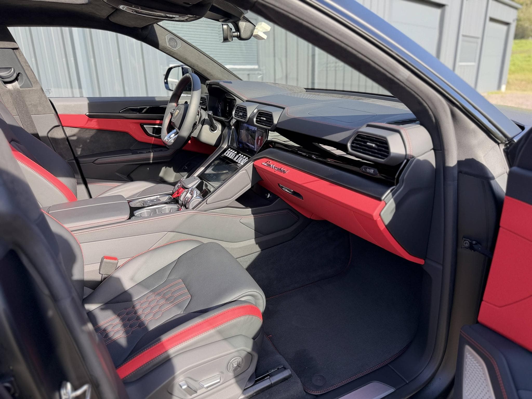 Lamborghini  Urus S V8 4.0L 666CH – Configuration exceptionnelle noir mat – 1è (2025) - Photo 40