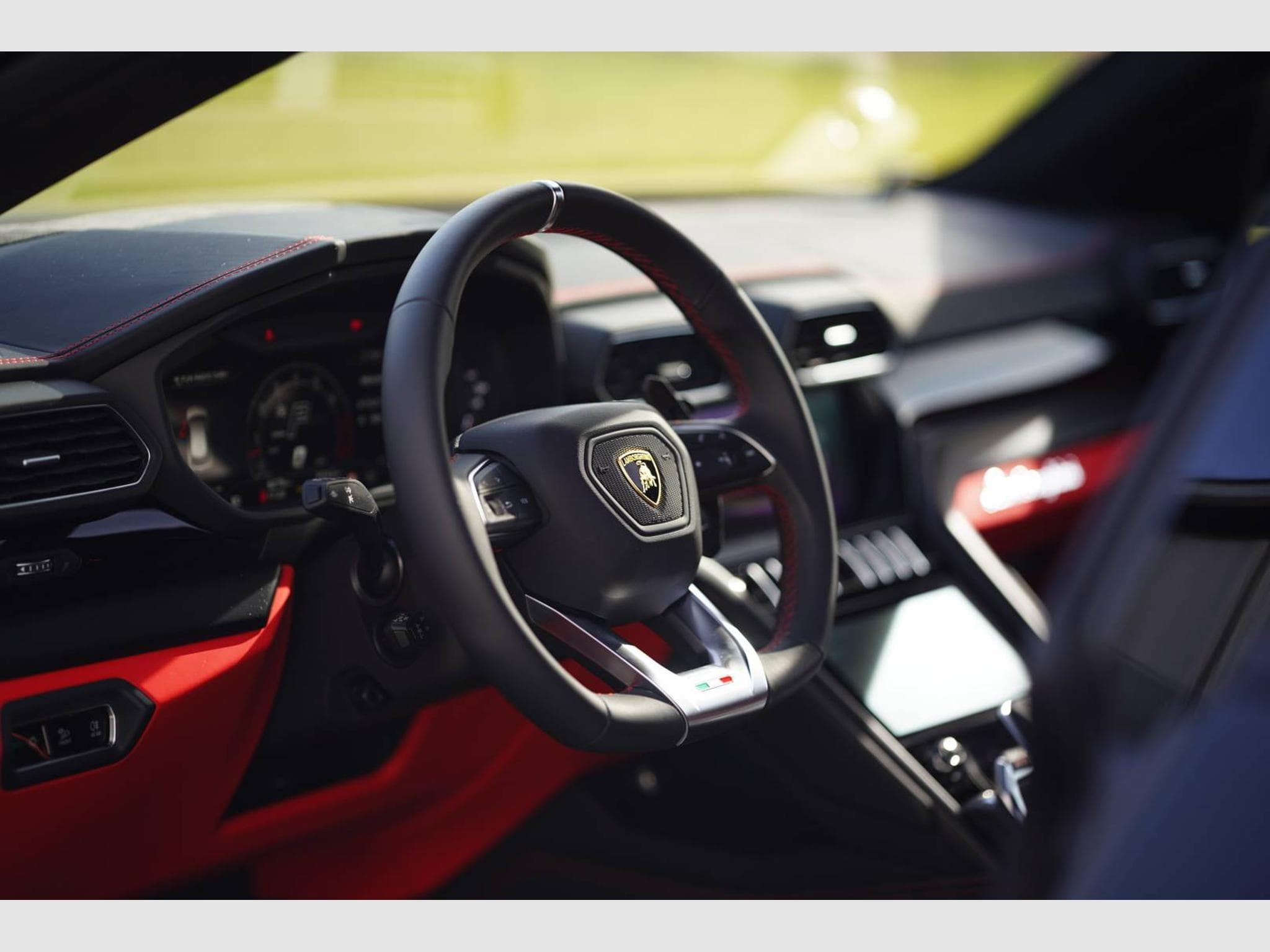 Lamborghini  Urus S V8 4.0L 666CH – Configuration exceptionnelle noir mat – 1è (2025) - Photo 8