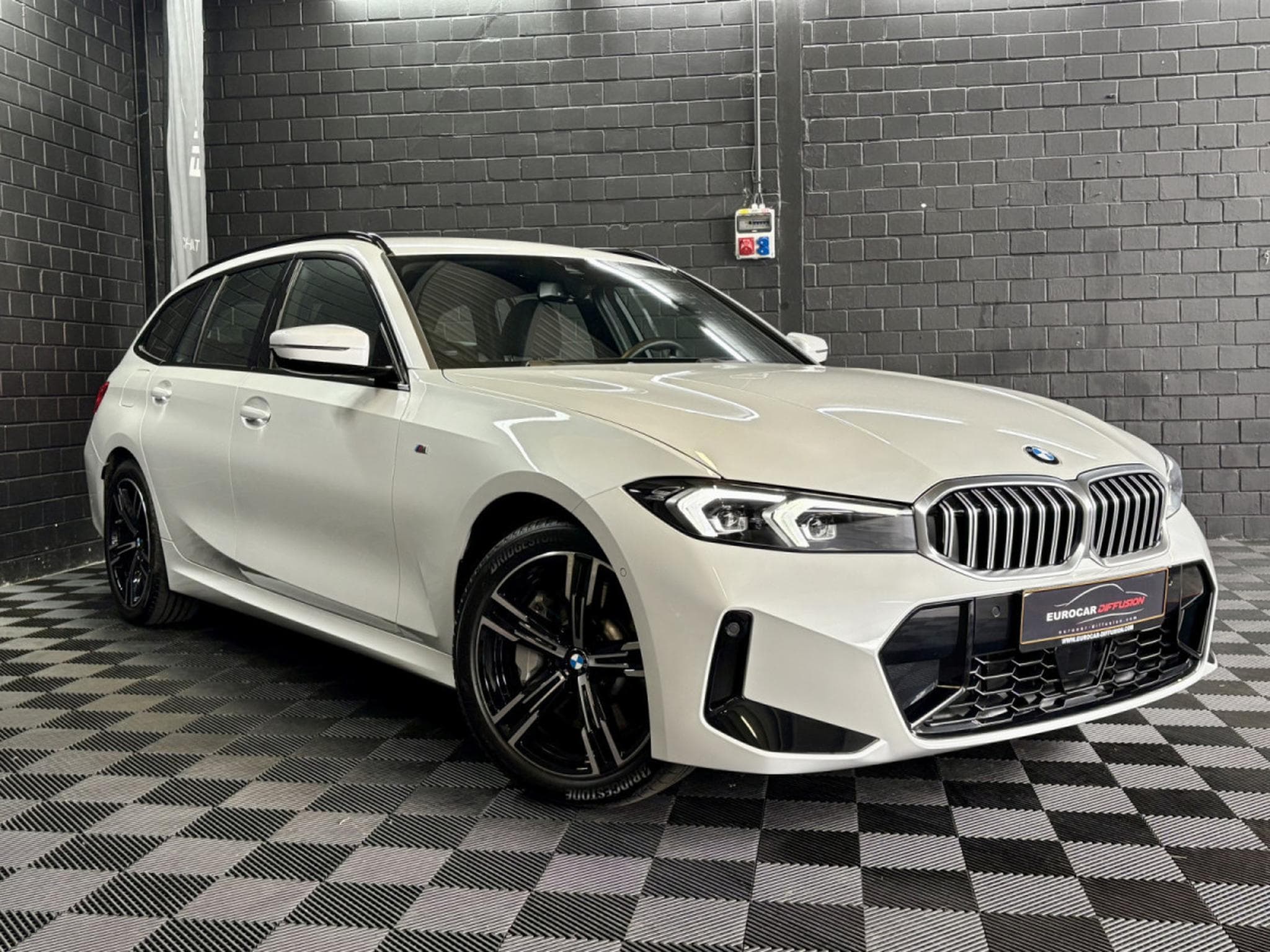 BMW 330 330i xDrive M-Sport Touring 245CV *Hayon*ACC*Sièges chauffan (2024) - Photo 3