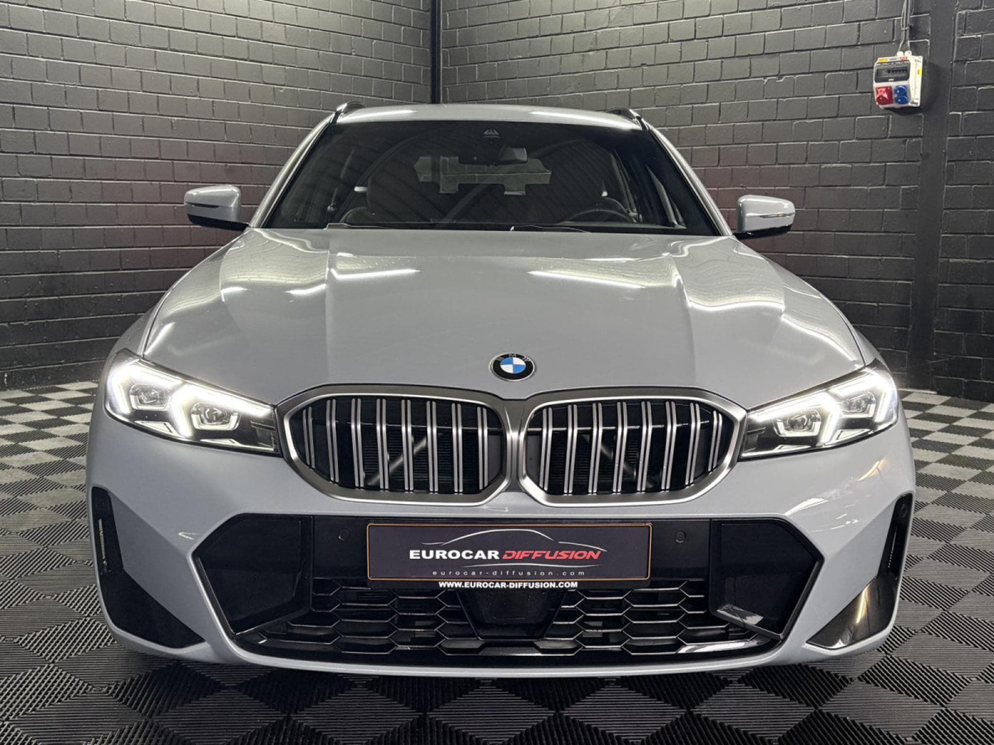 BMW 330 330i M-Sport Touring xDrive 245CV * Hayon * ACC * Sièges cha (2025) - Photo 2