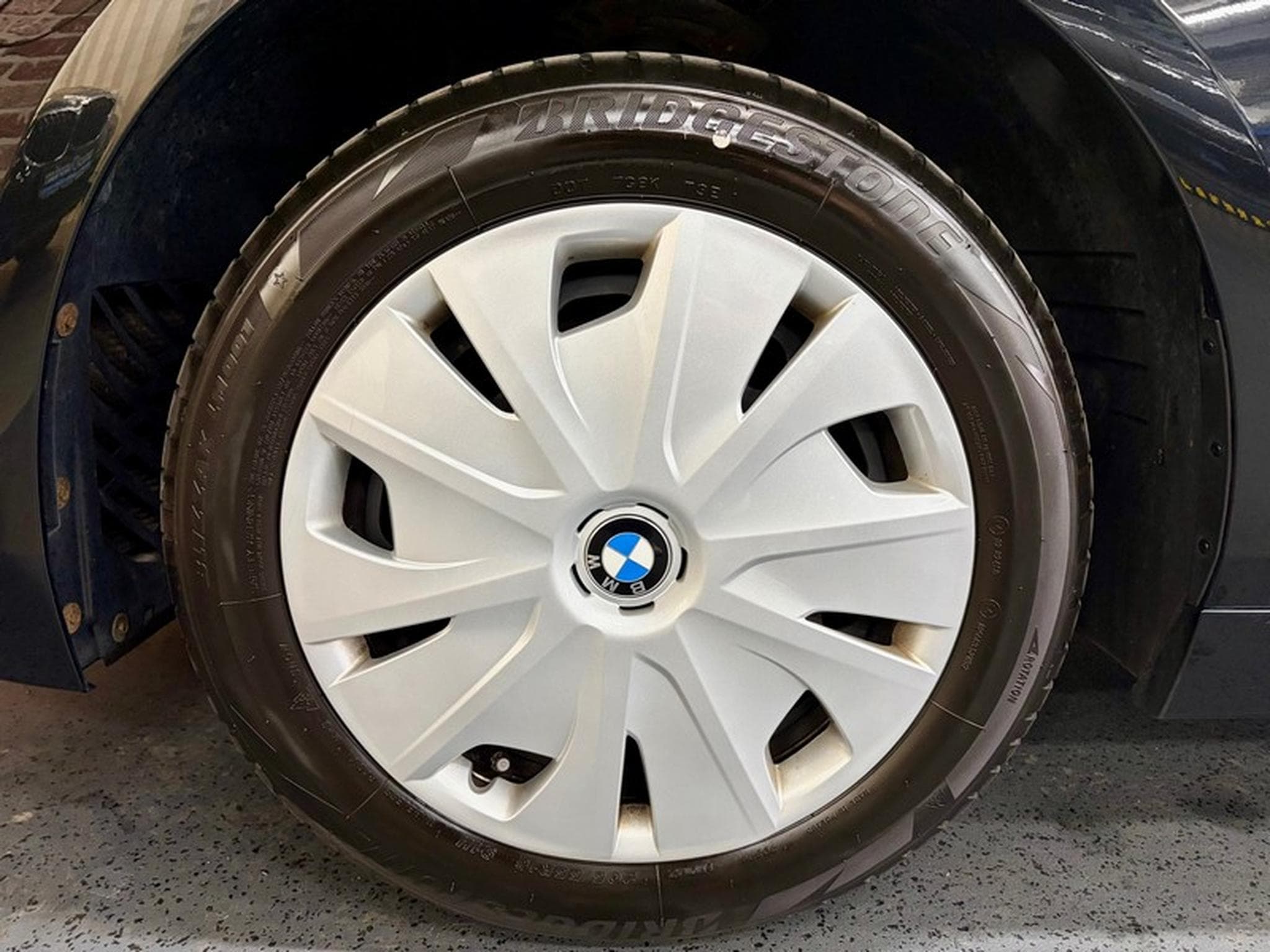 BMW 116 116i 1.5 109cv HATCH Navig/LED/ClimaA/Park/aCarPlay (2023) - Foto 3