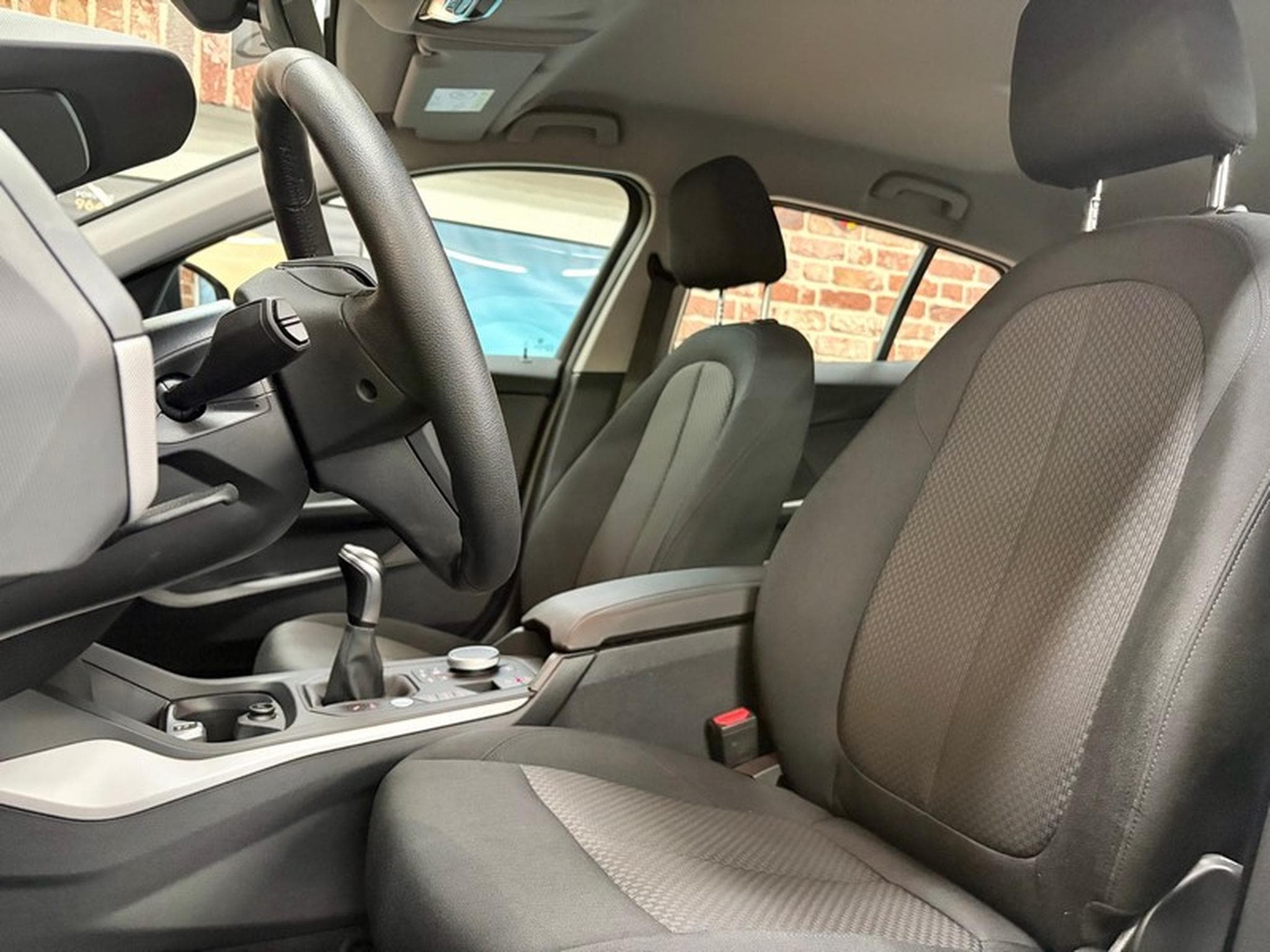 BMW 116 116i 1.5 109cv HATCH Navig/LED/ClimaA/Park/aCarPlay (2023) - Foto 5