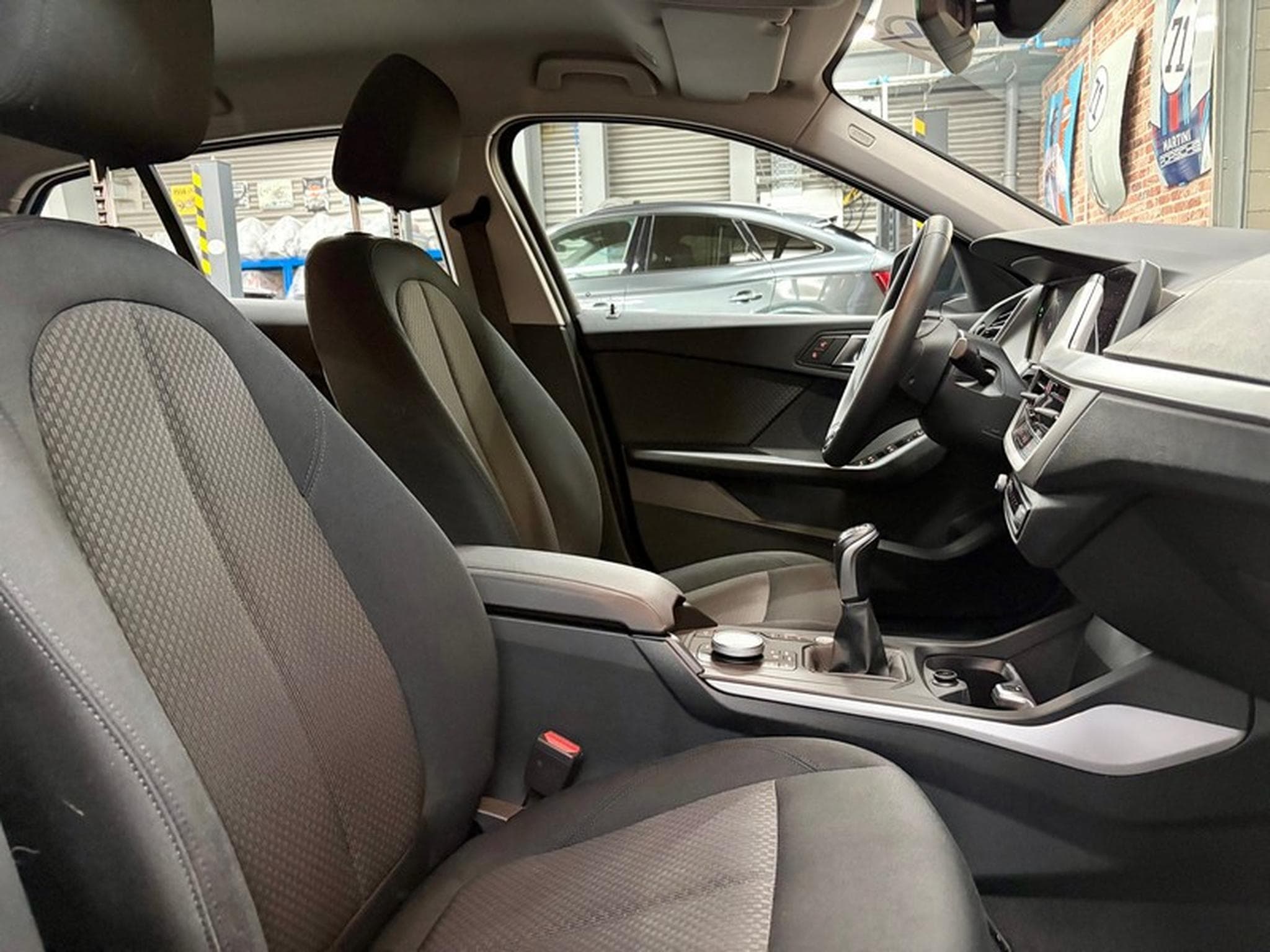 BMW 116 116i 1.5 109cv HATCH Navig/LED/ClimaA/Park/aCarPlay (2023) - Foto 8