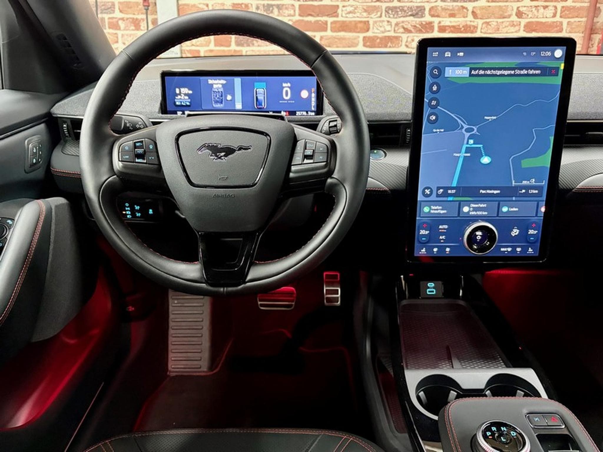 Ford Mustang Mach-E Mustang Mach-E 294cv 99Kw/h RWD RANGE PREMIUM (2024) - Photo 4