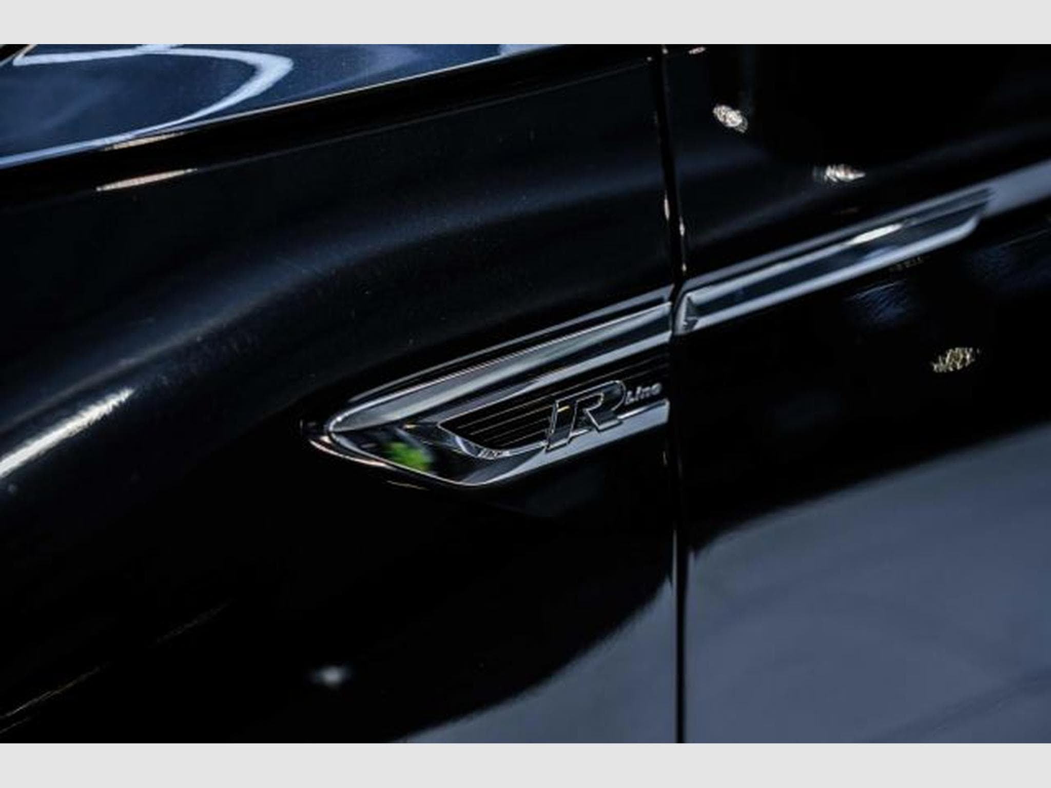 VW Tiguan Tiguan 2.0 TDI DSG Highl R-Line 4M NAVI LED PANO (2020) - Foto 10