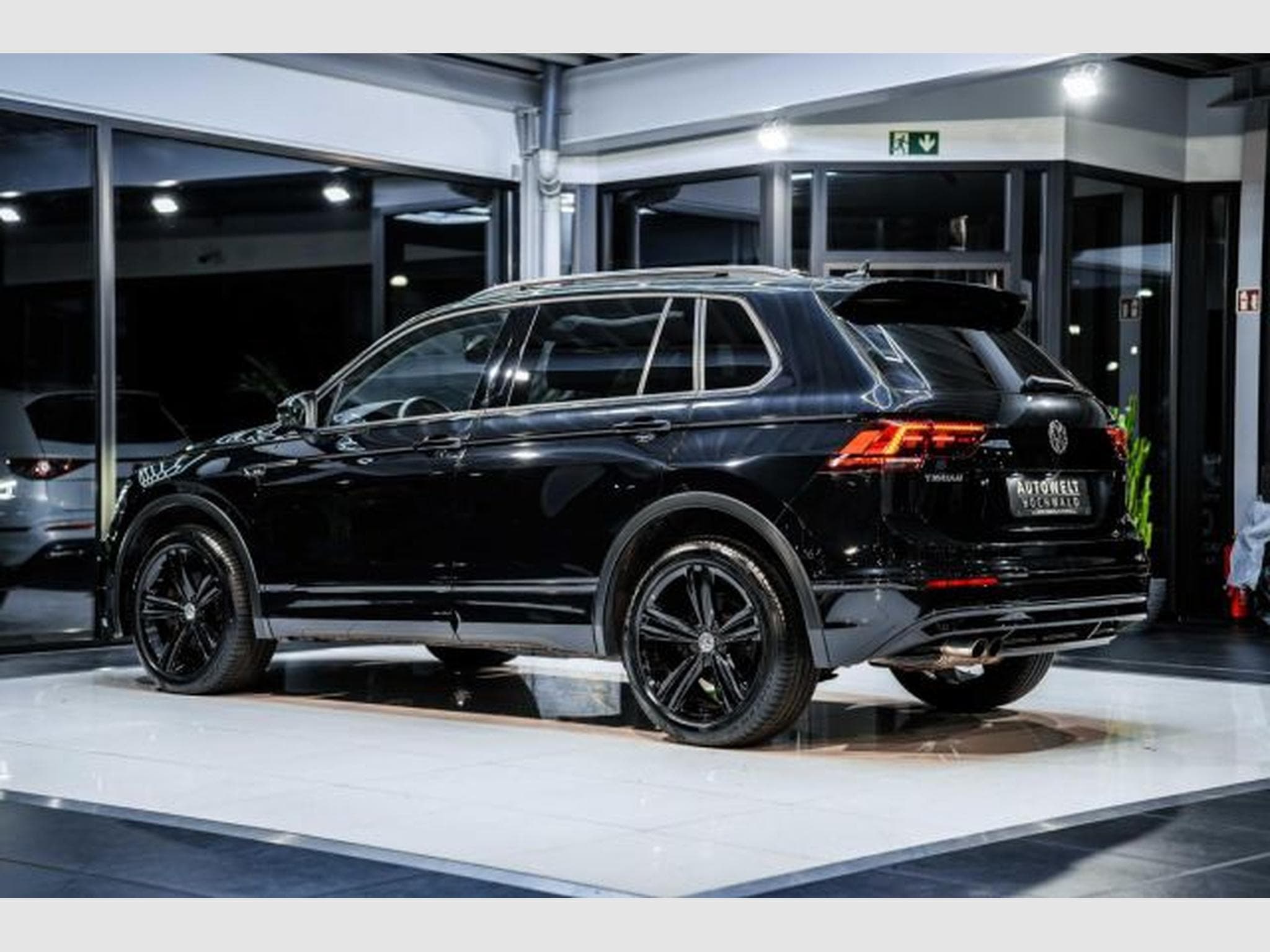 VW Tiguan Tiguan 2.0 TDI DSG Highl R-Line 4M NAVI LED PANO (2020) - Foto 14