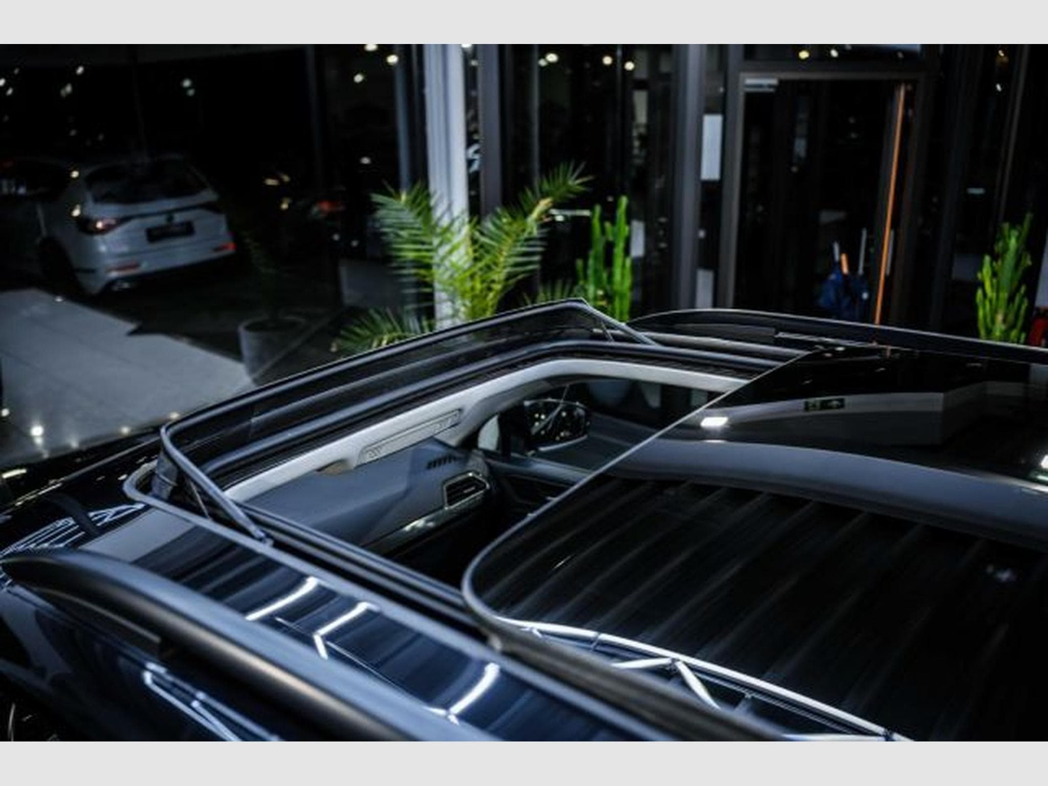 VW Tiguan Tiguan 2.0 TDI DSG Highl R-Line 4M NAVI LED PANO (2020) - Foto 15