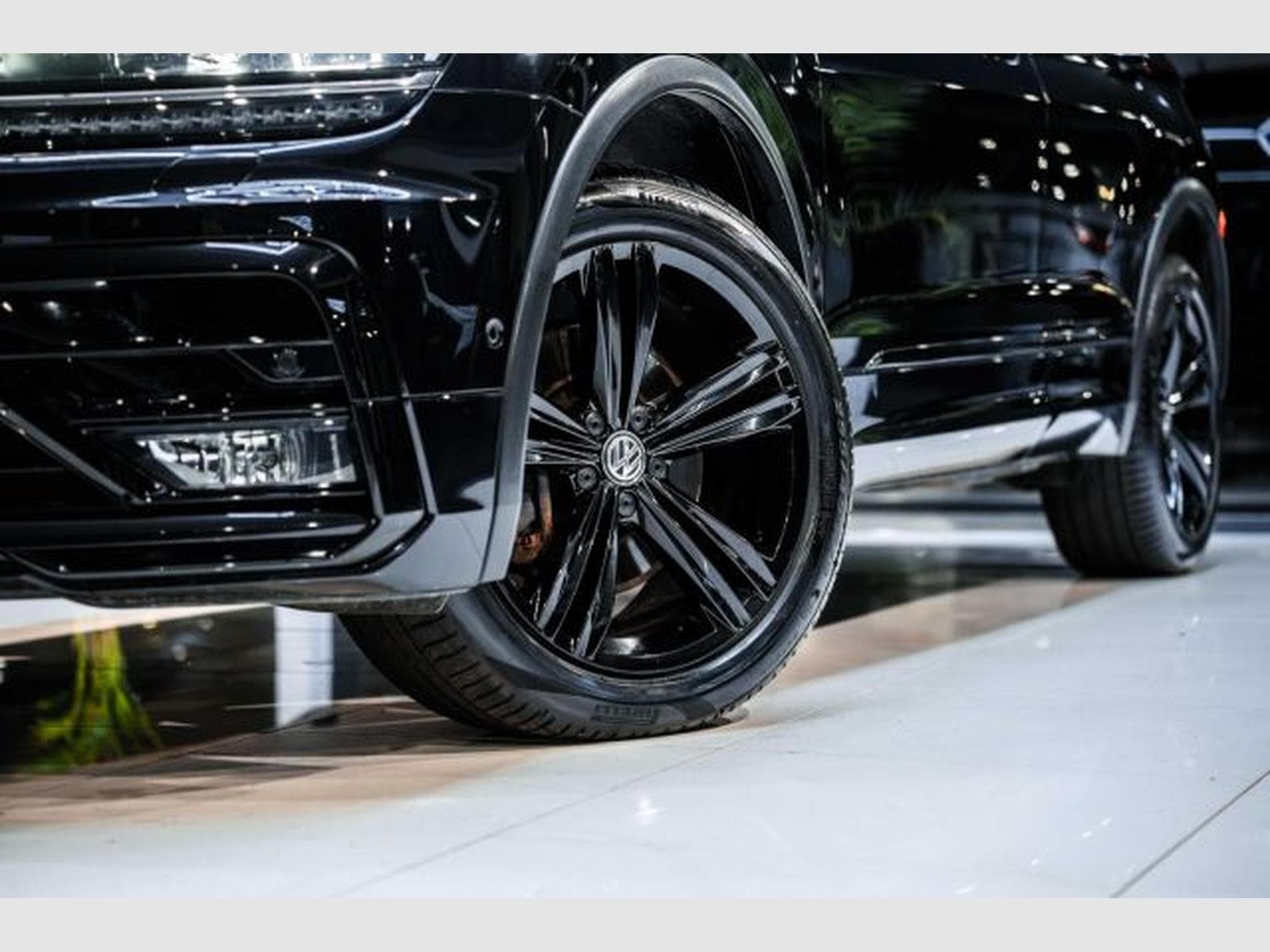 VW Tiguan Tiguan 2.0 TDI DSG Highl R-Line 4M NAVI LED PANO (2020) - Foto 3