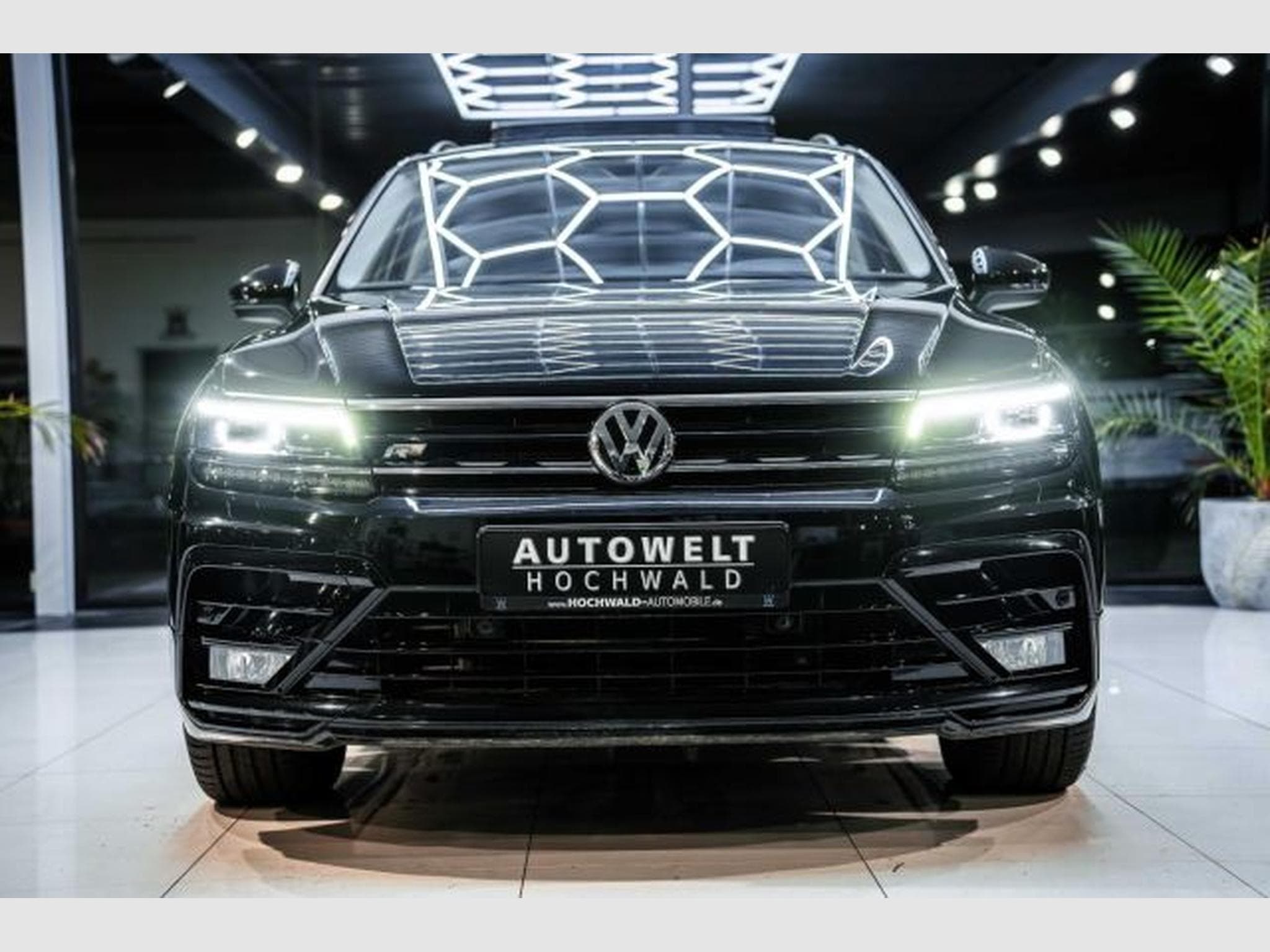 VW Tiguan Tiguan 2.0 TDI DSG Highl R-Line 4M NAVI LED PANO (2020) - Foto 5