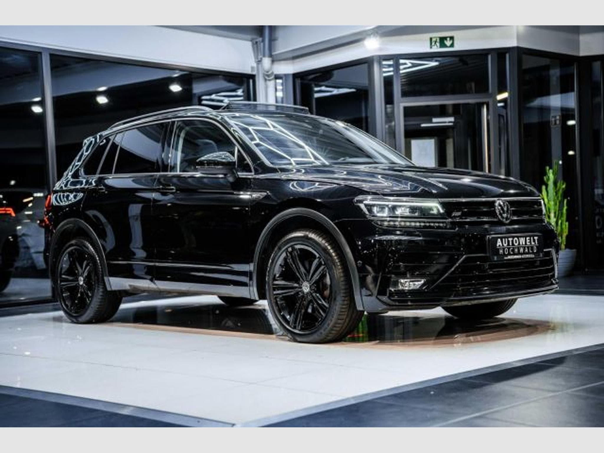 VW Tiguan Tiguan 2.0 TDI DSG Highl R-Line 4M NAVI LED PANO (2020) - Foto 6