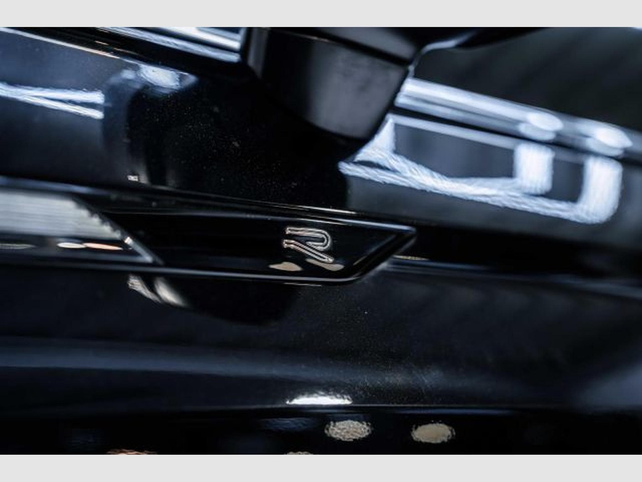 VW Tiguan Tiguan Allspace 2.0 TDI DSG R-Line 4M 7Si. AHK (2022) - Foto 10