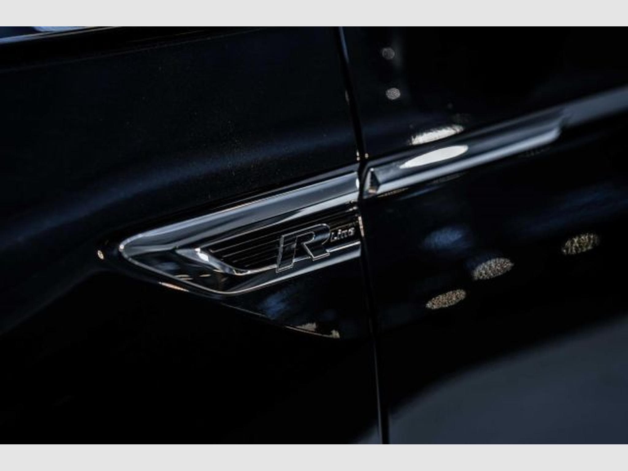 VW Tiguan Tiguan 2.0 TDI DSG Highl. R-Line 4M NAVI AHK 360 (2020) - Foto 10