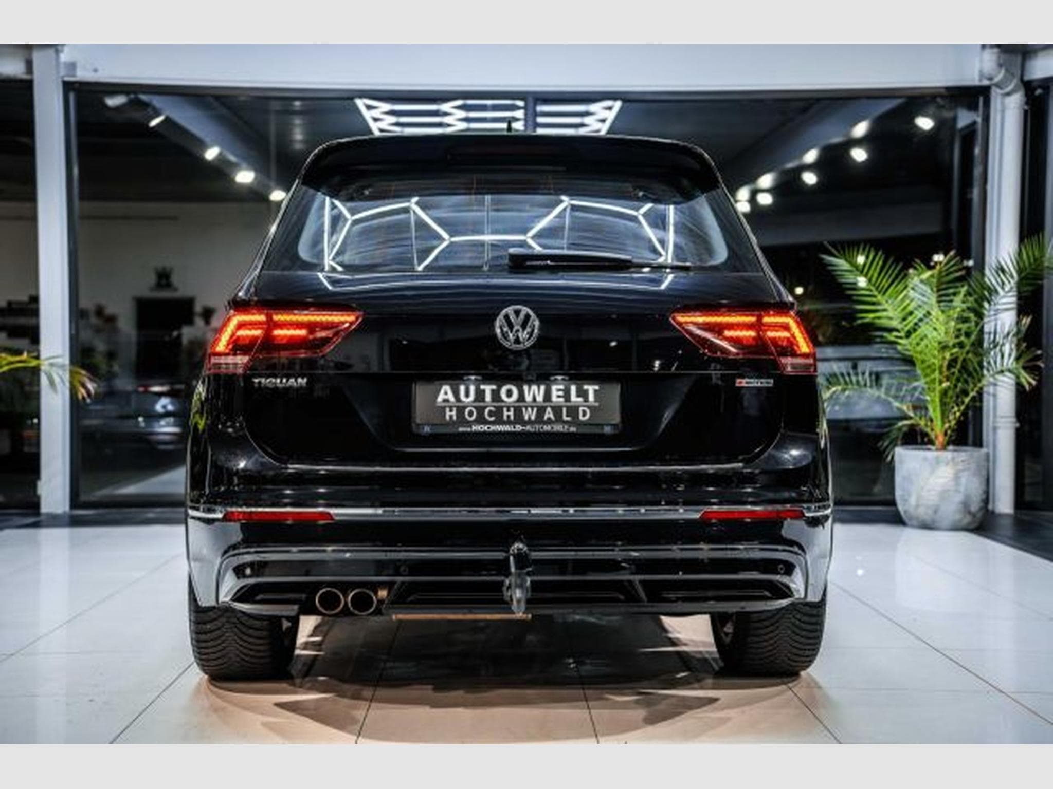 VW Tiguan Tiguan 2.0 TDI DSG Highl. R-Line 4M NAVI AHK 360 (2020) - Foto 13