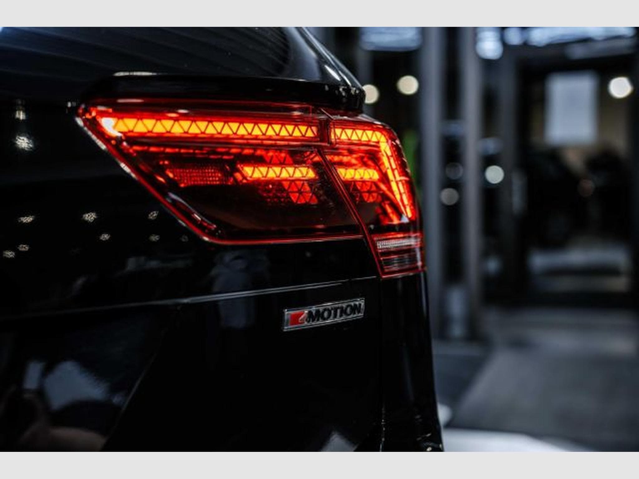 VW Tiguan Tiguan 2.0 TDI DSG Highl. R-Line 4M NAVI AHK 360 (2020) - Foto 15