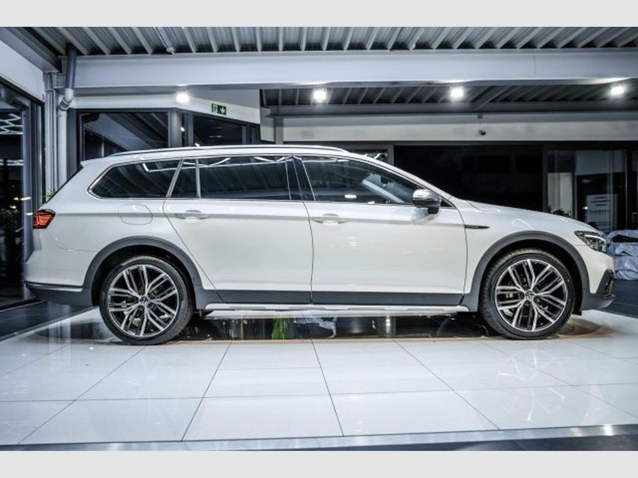 VW Passat Passat Alltrack 2.0 TDI DSG 4M AHK Head-up STHZG (2022) - Photo 7