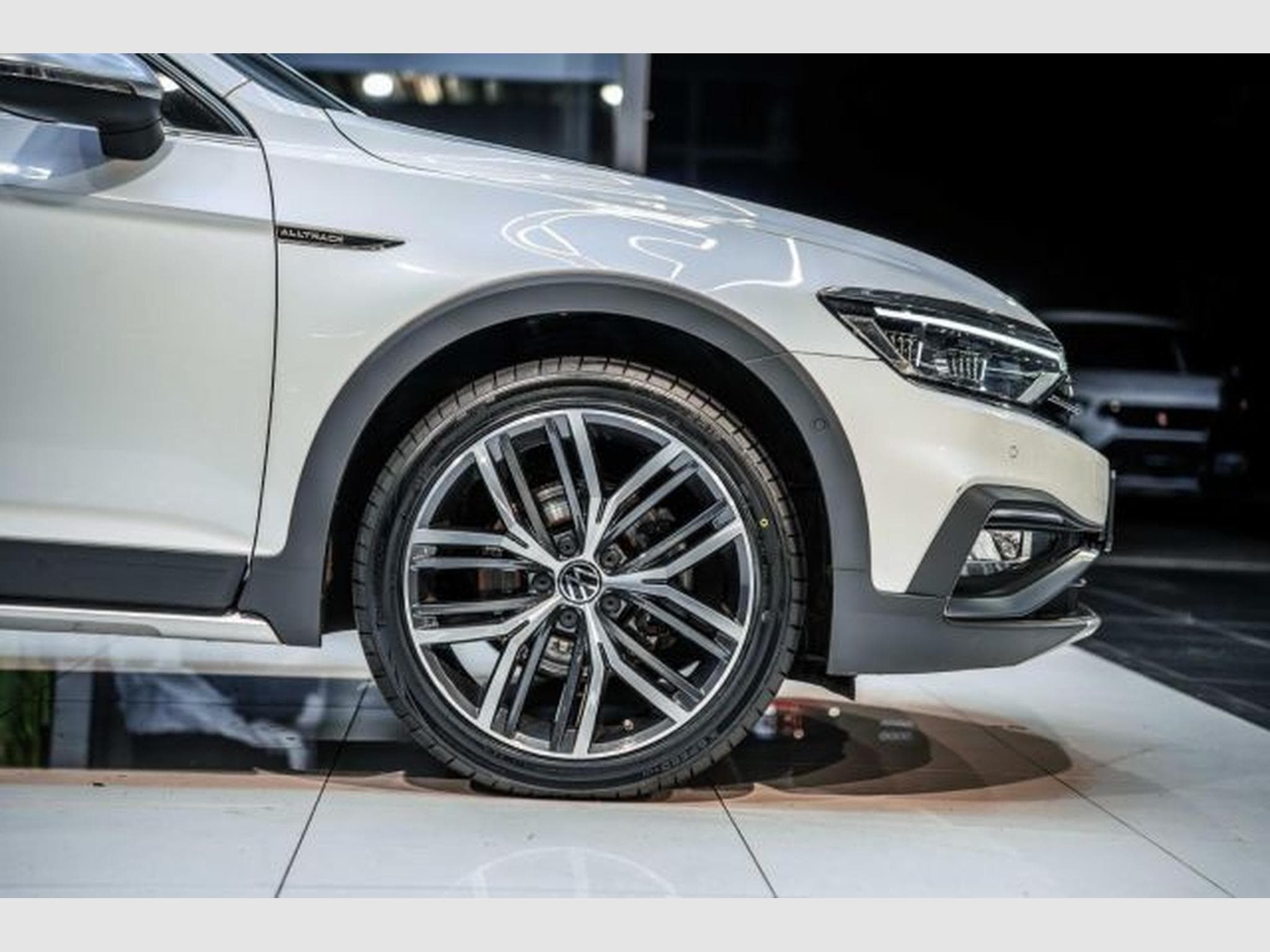 VW Passat Passat Alltrack 2.0 TDI DSG 4M AHK Head-up STHZG (2022) - Photo 9