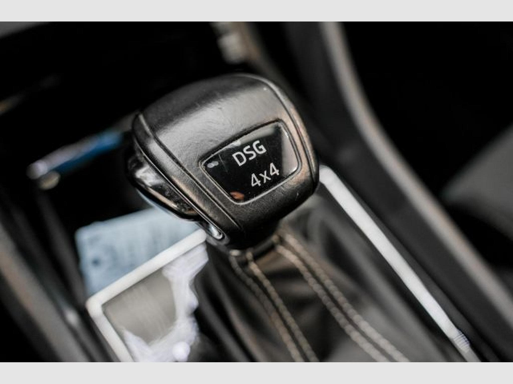 Skoda Karoq Karoq 2.0 TDI DSG Sportline 4x4 NAVI RFK LED SHZ (2020) - Foto 12