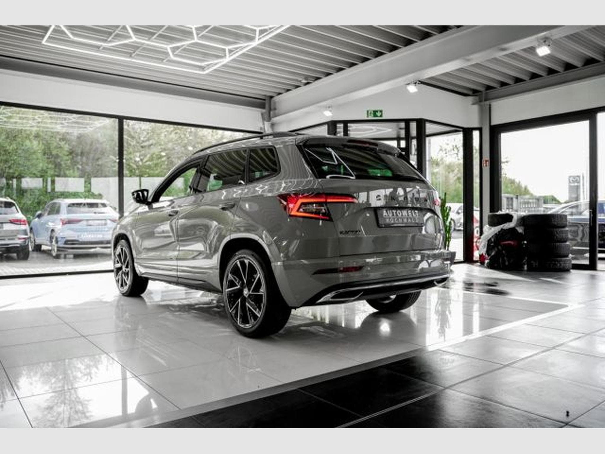 Skoda Karoq Karoq 2.0 TDI DSG Sportline 4x4 NAVI RFK LED SHZ (2020) - Foto 8