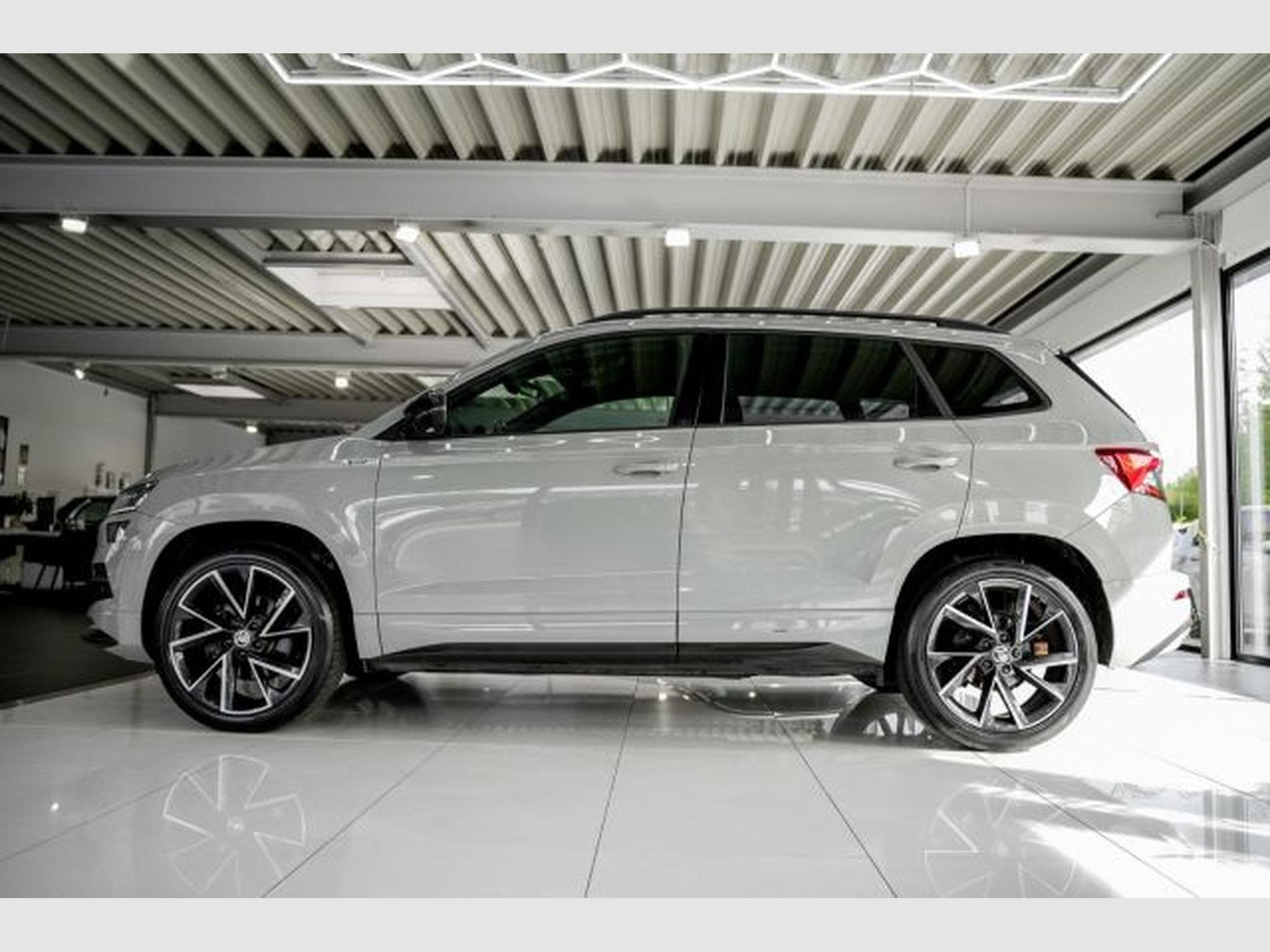 Skoda Karoq Karoq 2.0 TDI DSG Sportline 4x4 NAVI RFK LED SHZ (2020) - Foto 9