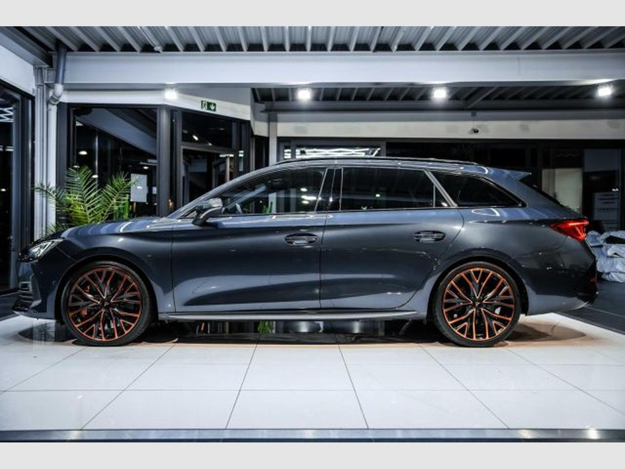 Cupra Leon Leon VZ 2.0 TSI DSG NAVI AHK LED RFK BEATS PANO (2022) - Photo 10