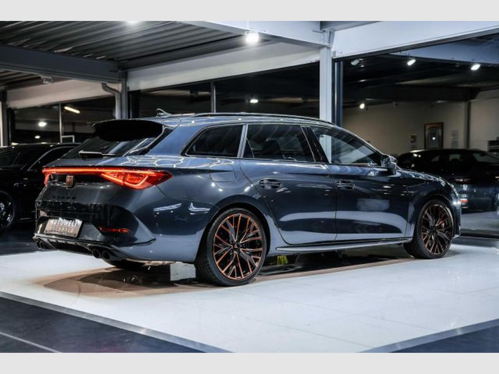 Cupra Leon Leon VZ 2.0 TSI DSG NAVI AHK LED RFK BEATS PANO (2022) - Photo 11