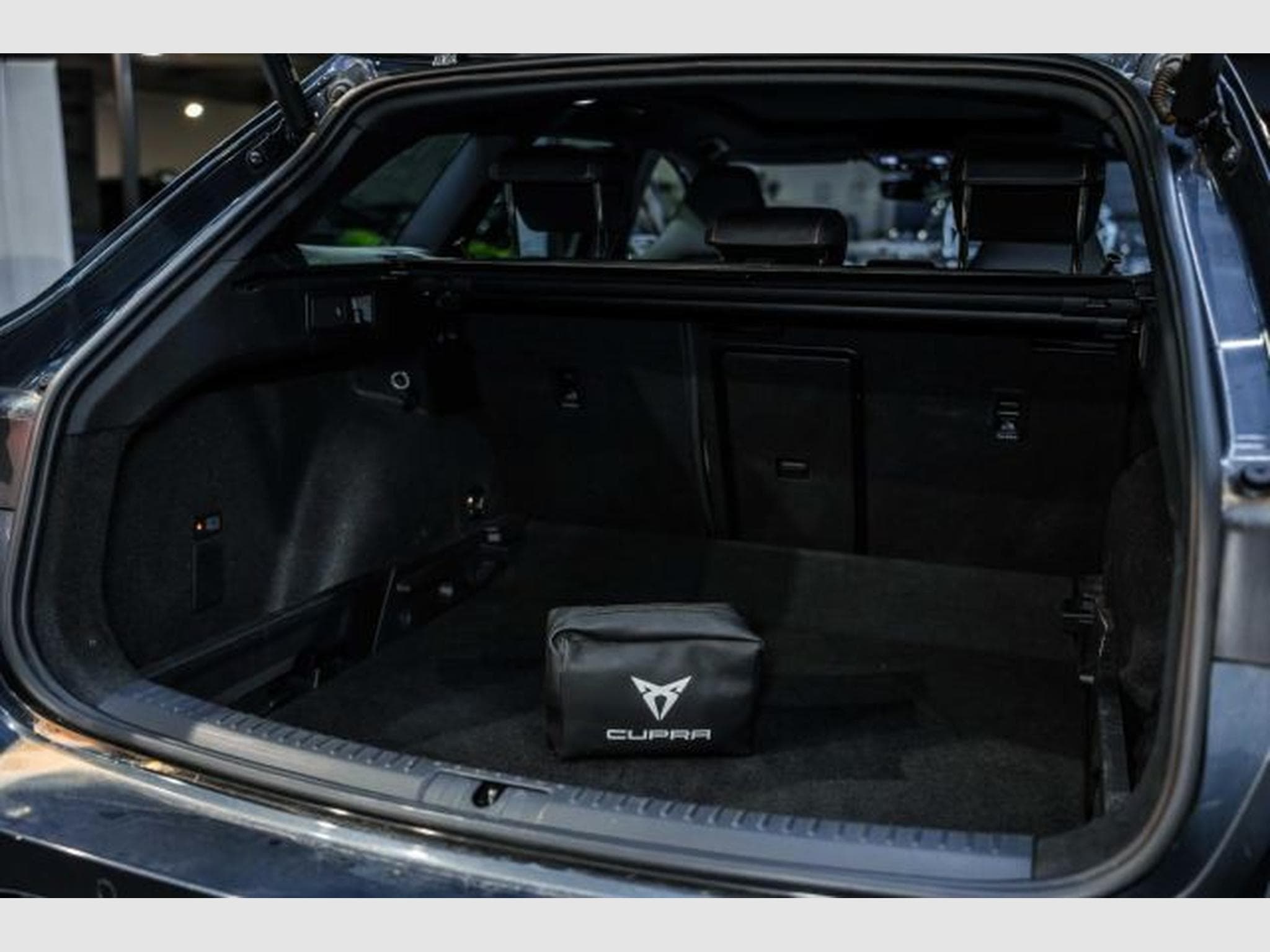 Cupra Leon Leon VZ 2.0 TSI DSG NAVI AHK LED RFK BEATS PANO (2022) - Photo 14